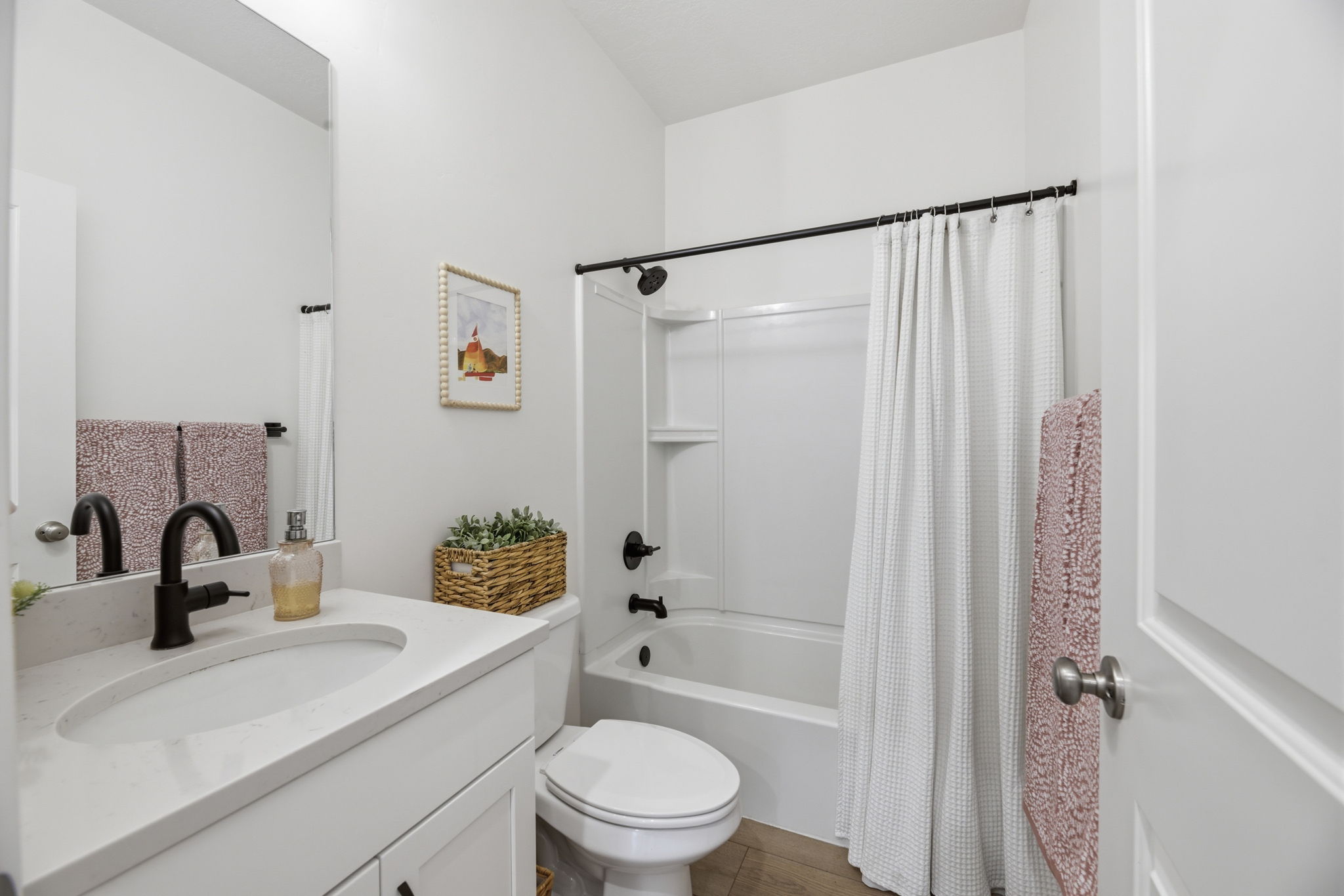 Guest Full Bathroom