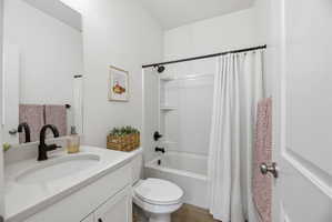 Guest Full Bathroom