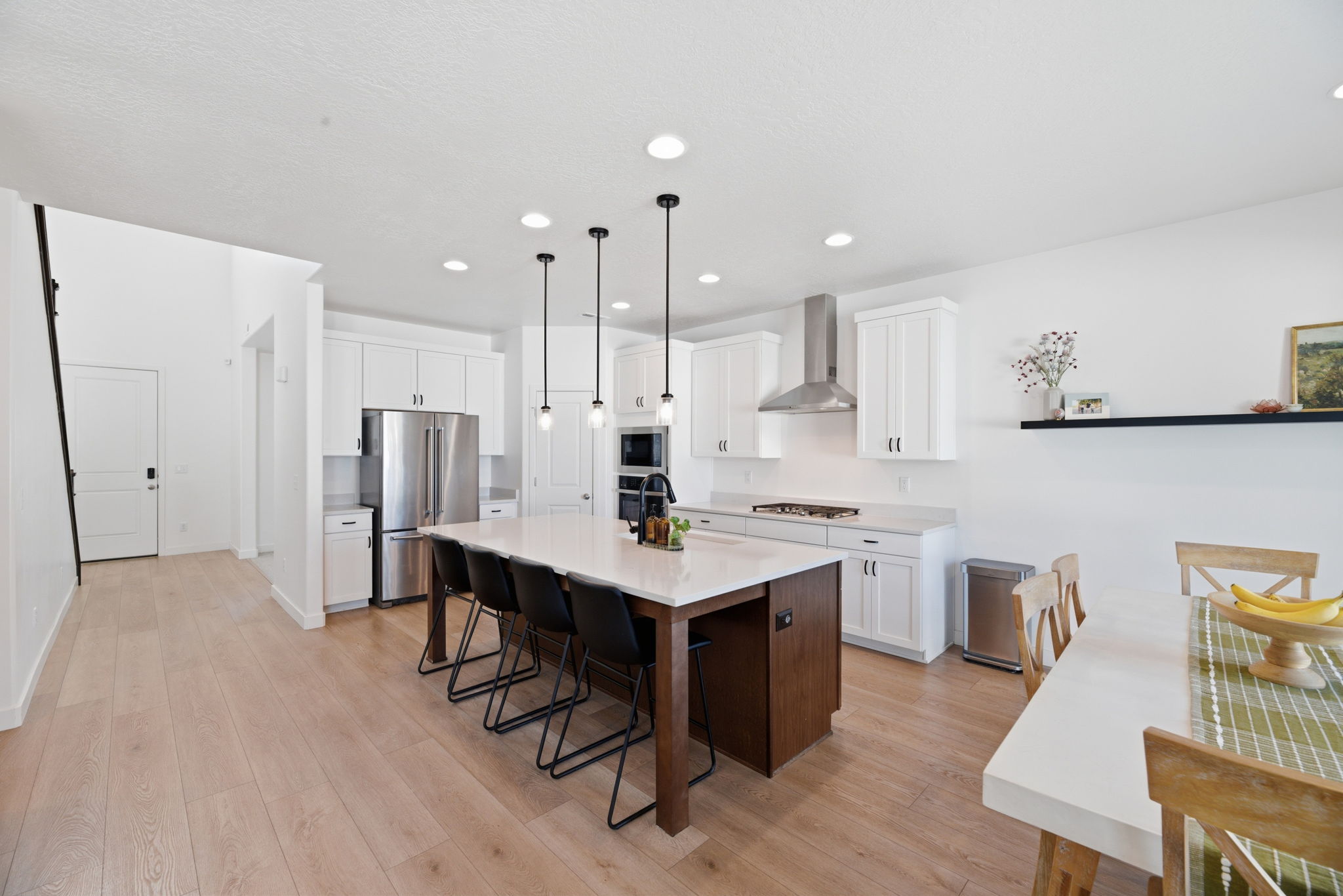 Beautiful Kitchen w/Island & Dining w/Great Room Area