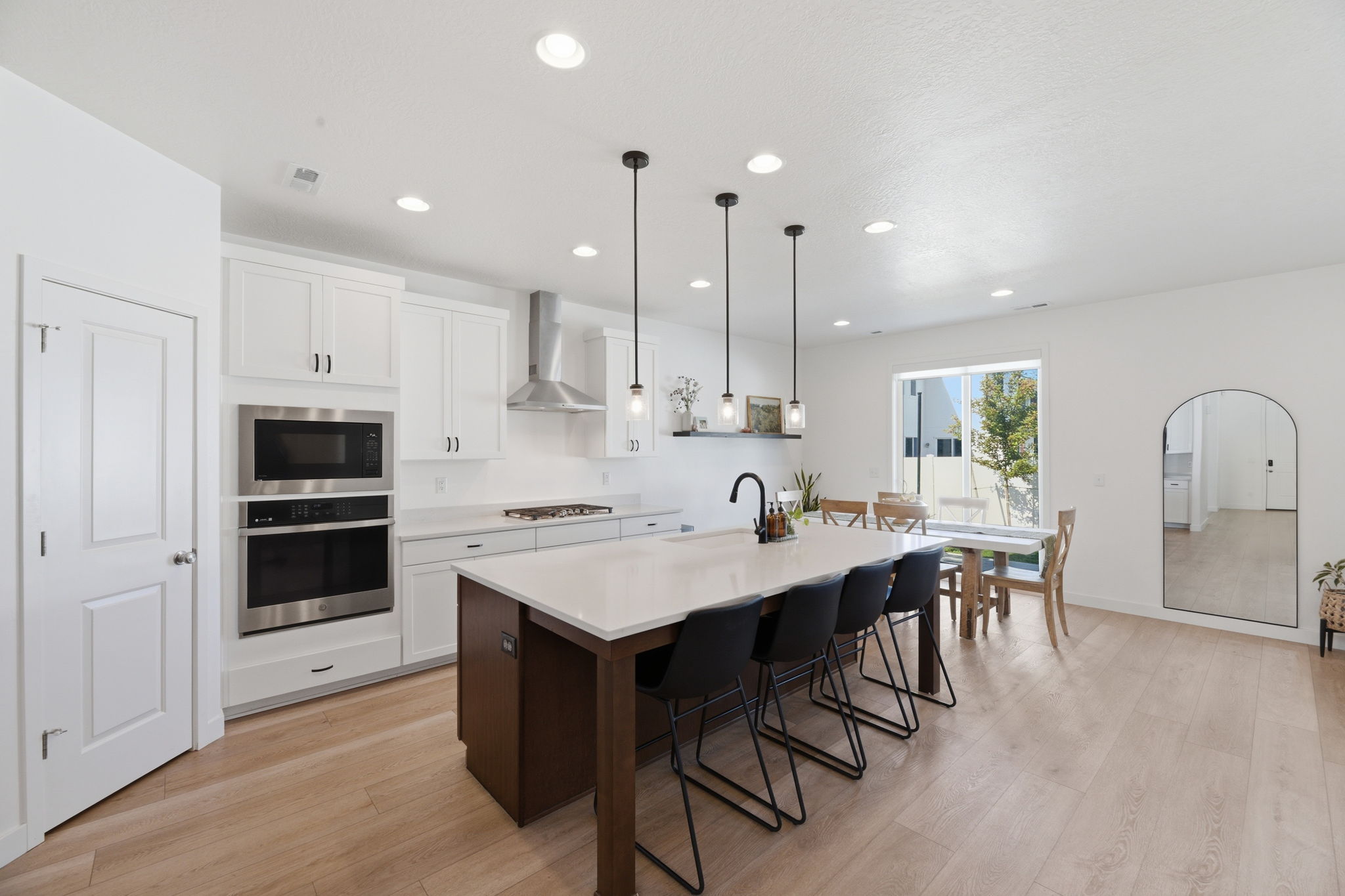Beautiful Kitchen w/Island & Dining w/Great Room Area