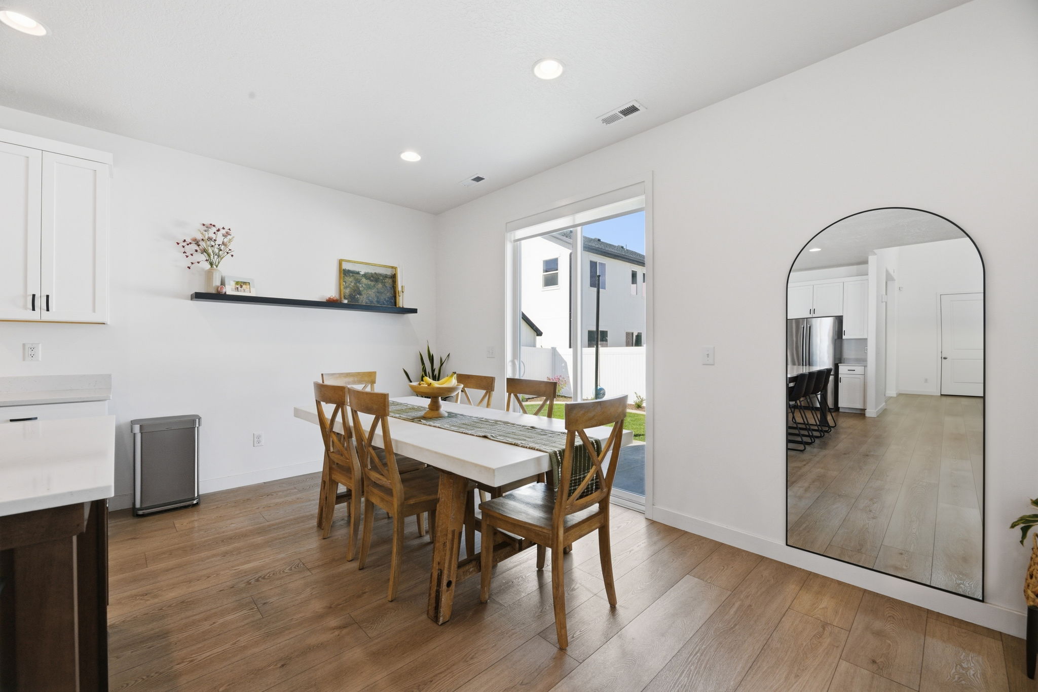 Beautiful Kitchen w/Island & Dining w/Great Room Area