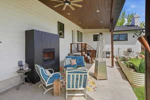 View of patio / terrace with an outdoor living space