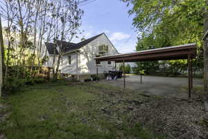 View of home's exterior