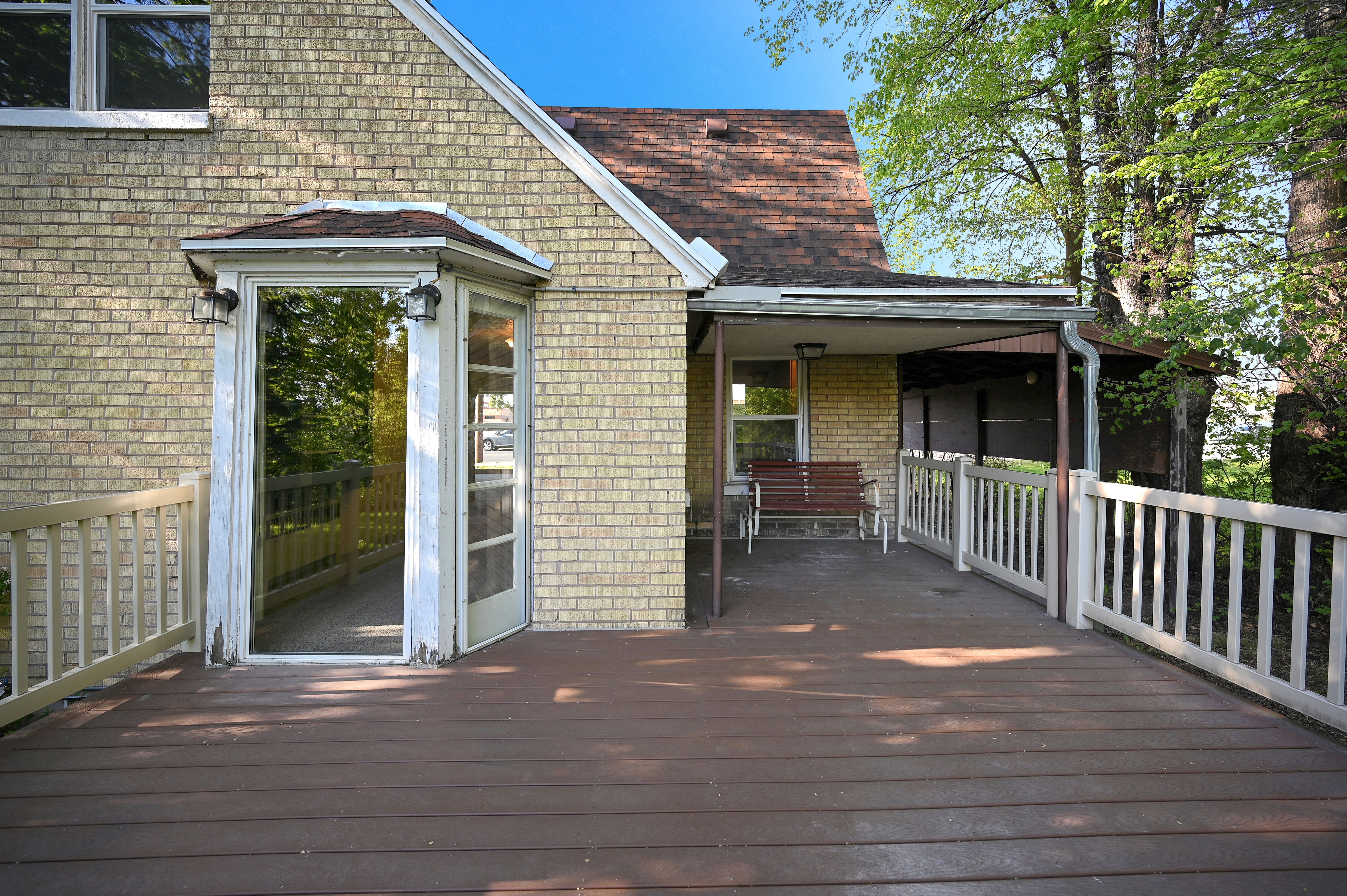 Large Deck with a walkout (back of house)