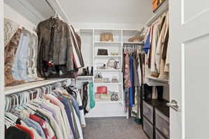 Walk in closet with a lot of light and a lot of space