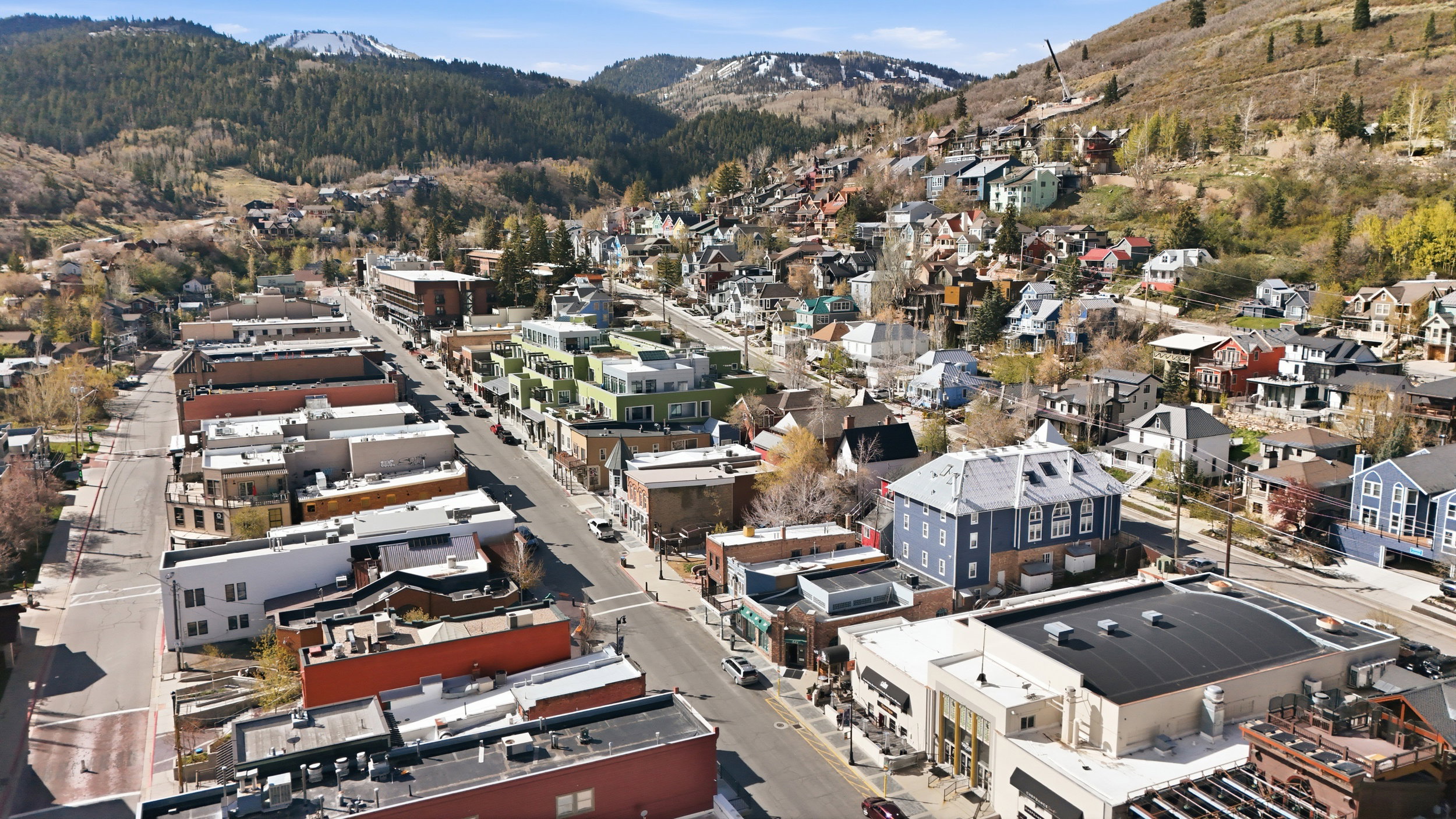 View of property location featuring a mountainous background