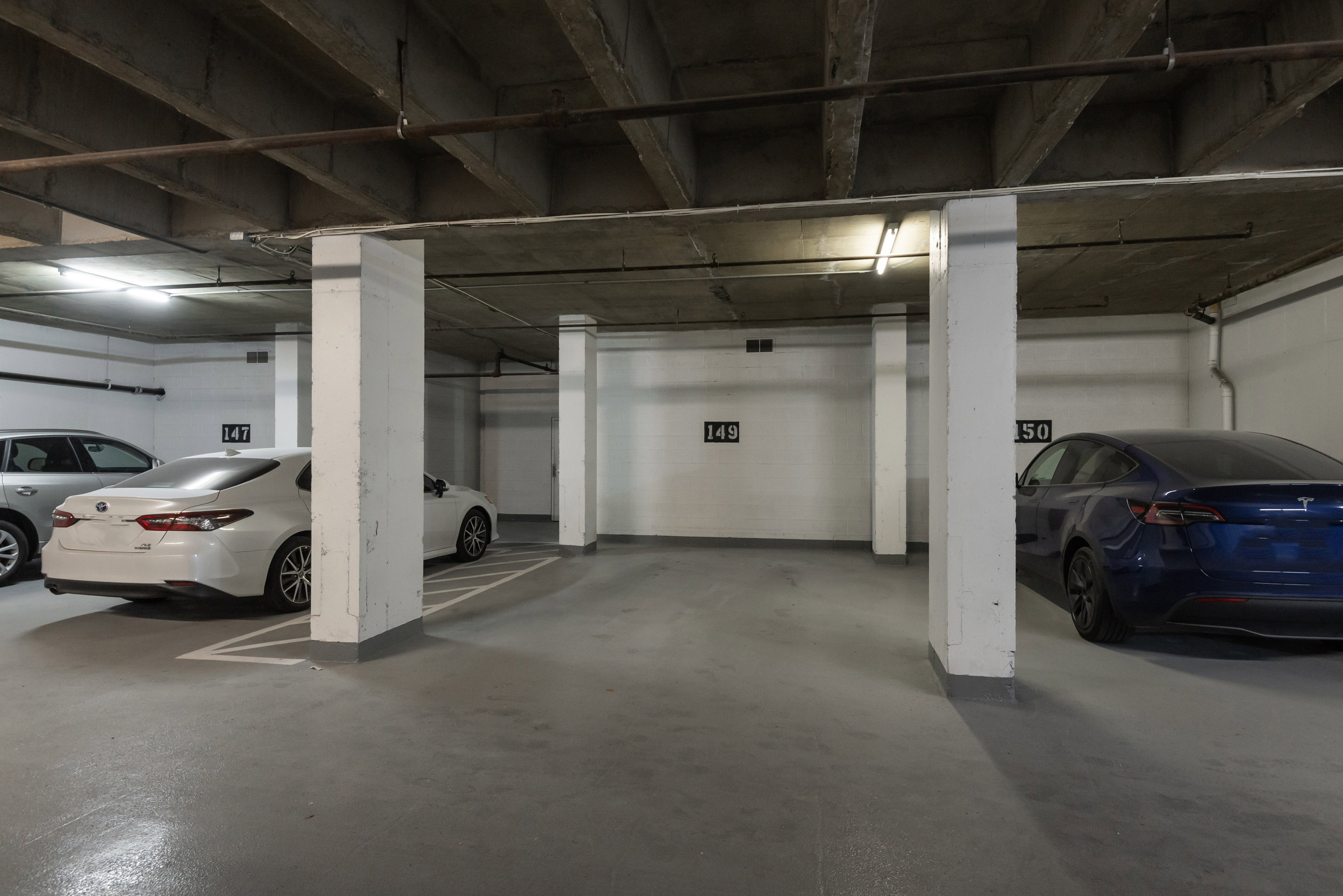 Garage with a parking garage