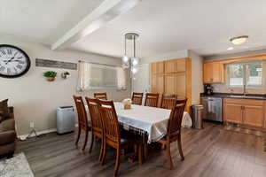 Dining & Kitchen area