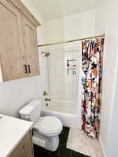 Main level full bath