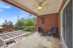Patio / terrace with ceiling fan