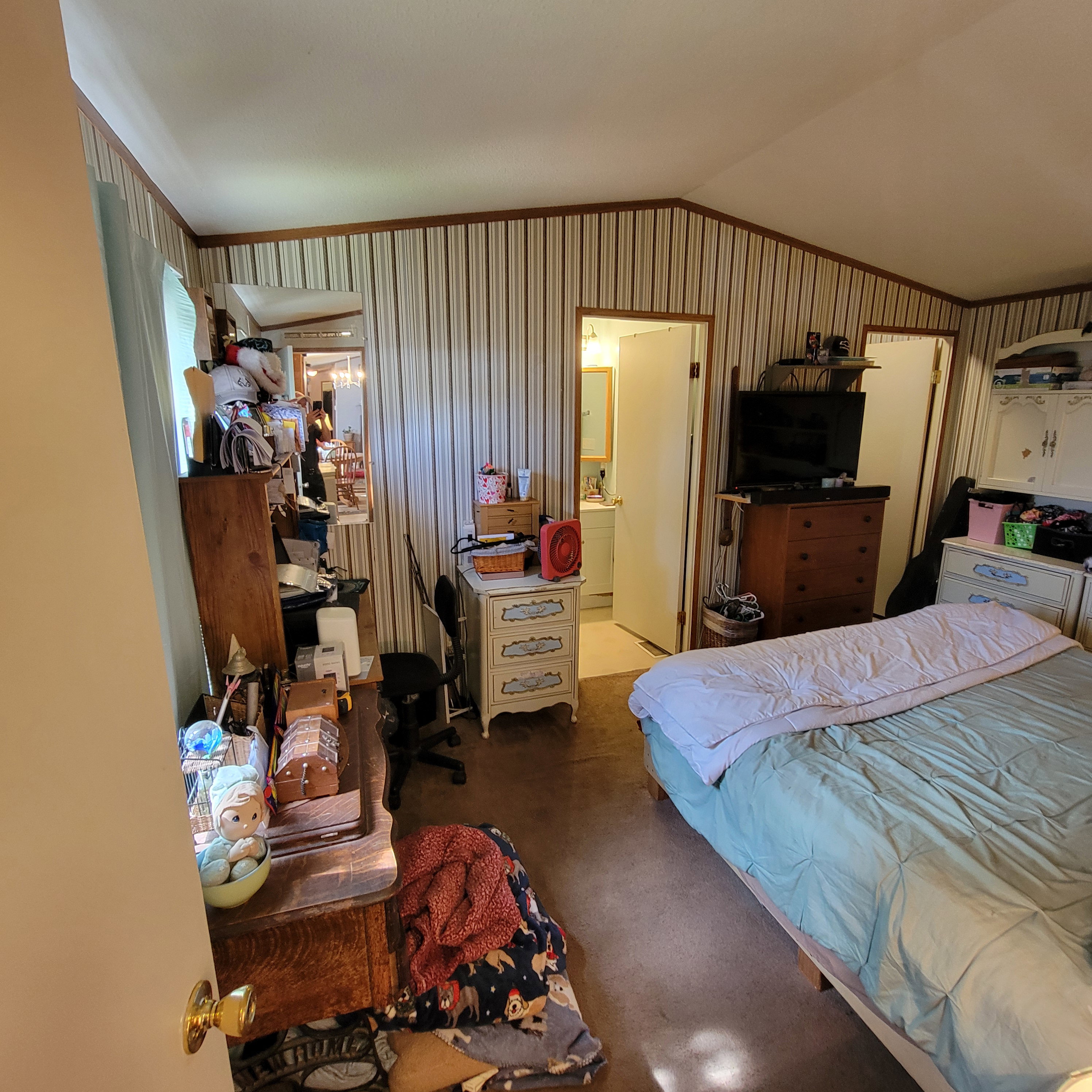 Bedroom with ensuite bathroom