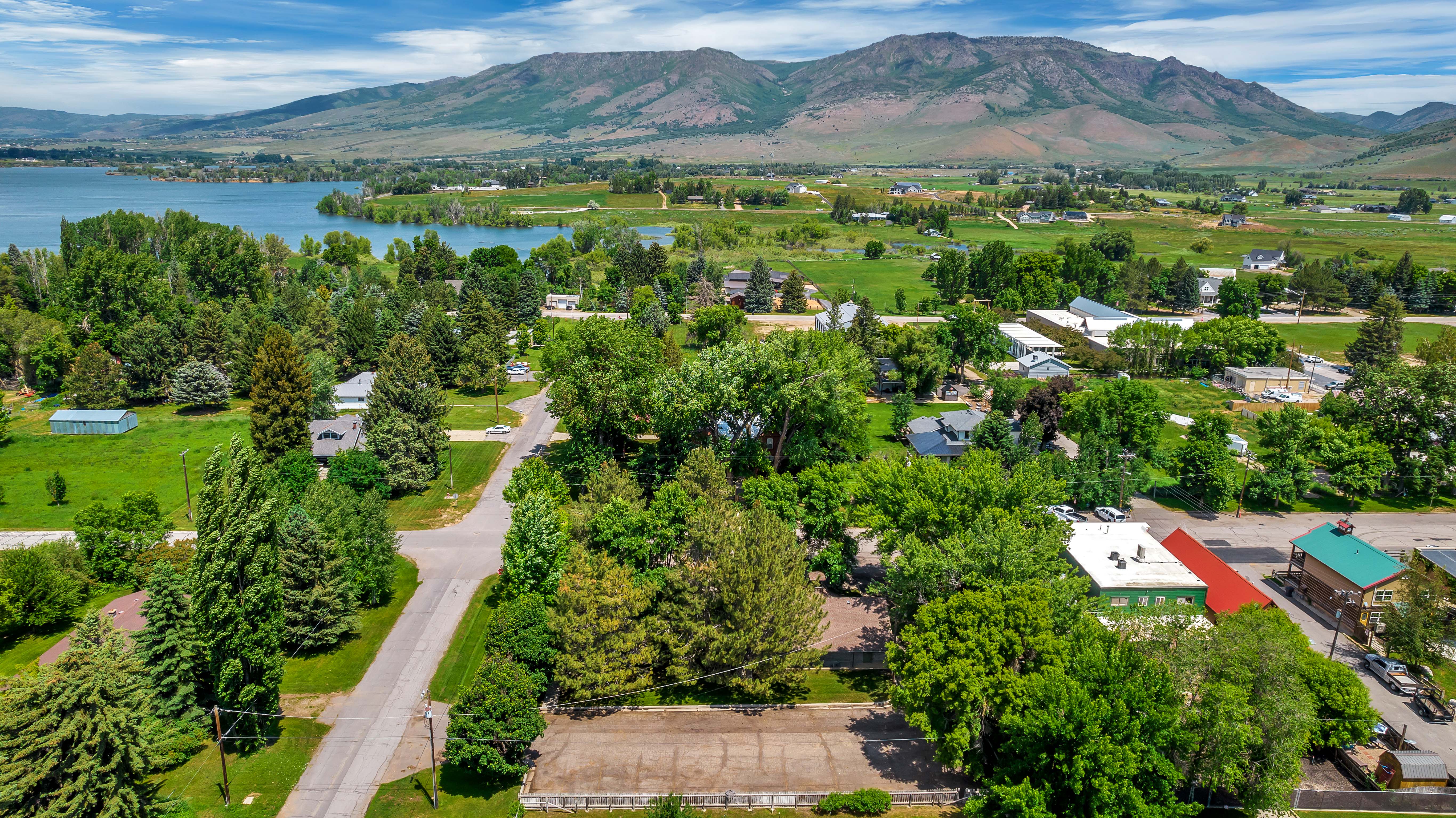 Bird's eye view of a mountainous background