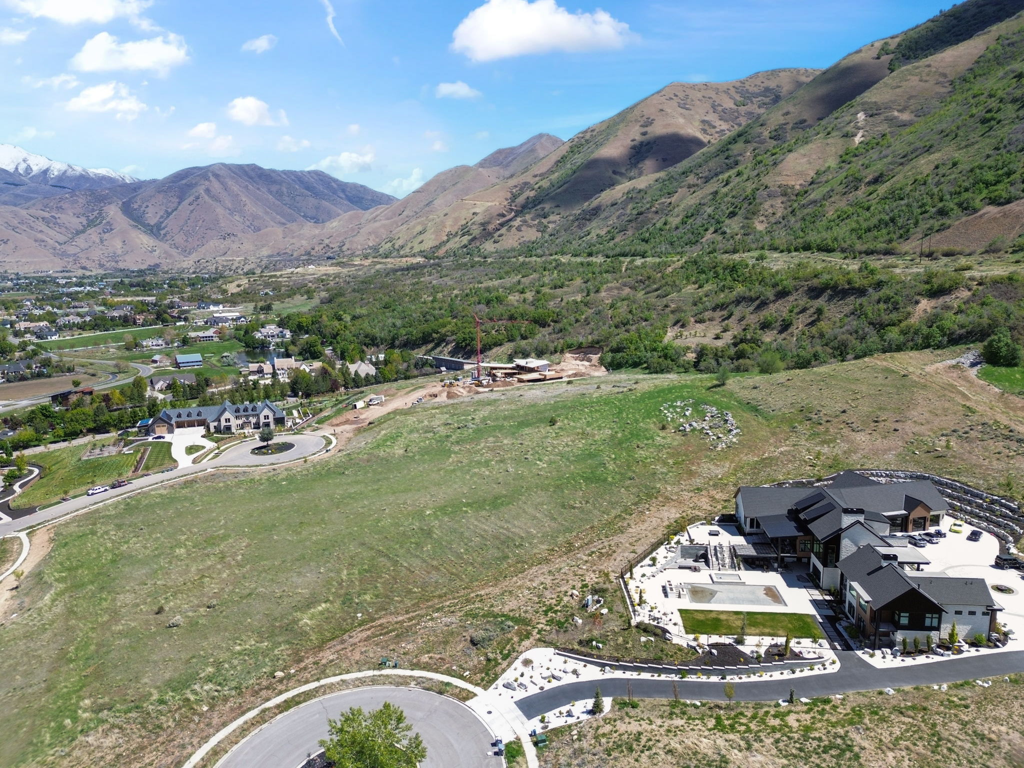 Bird's eye view of a mountainous background