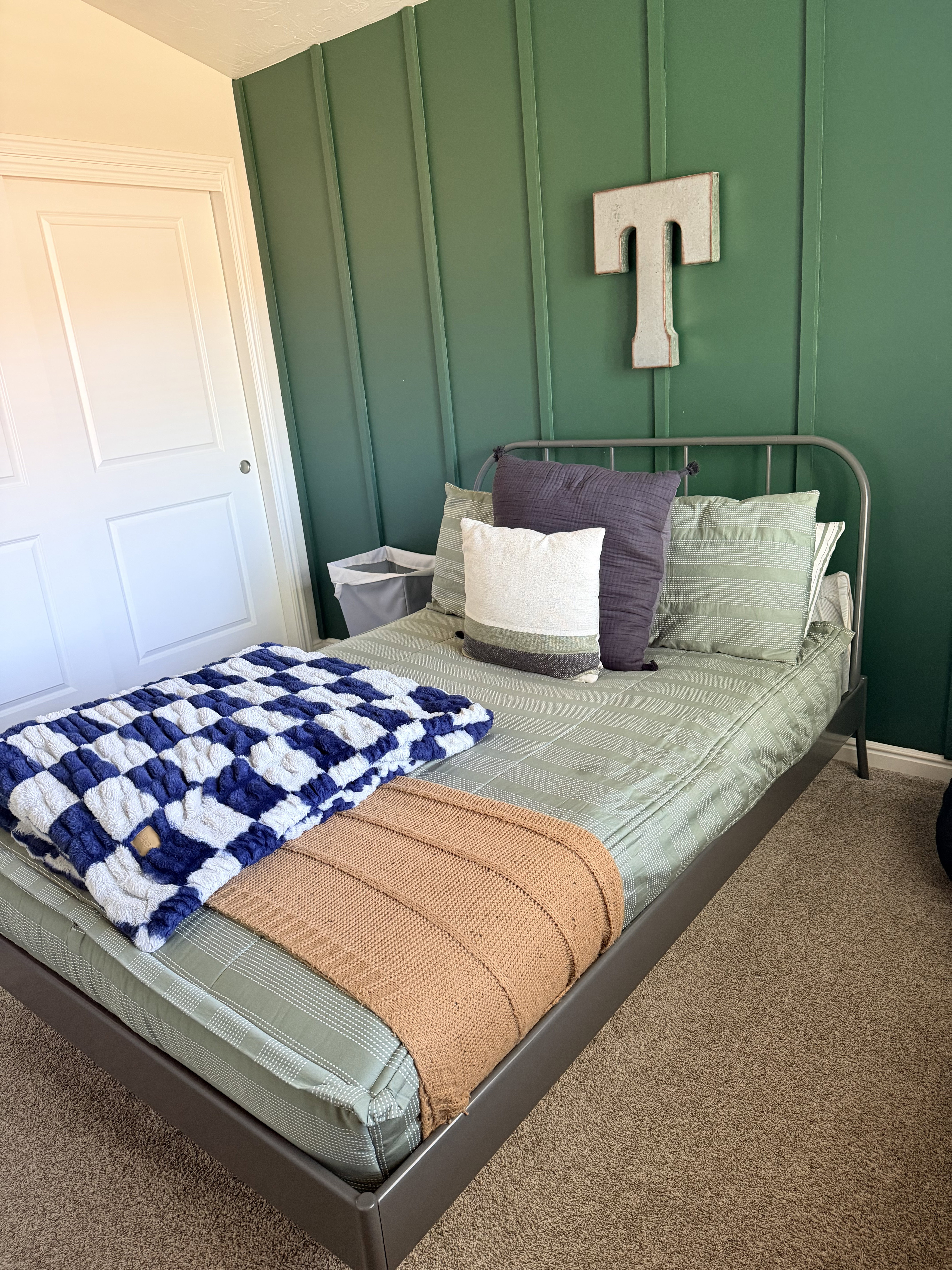 Bedroom featuring carpet