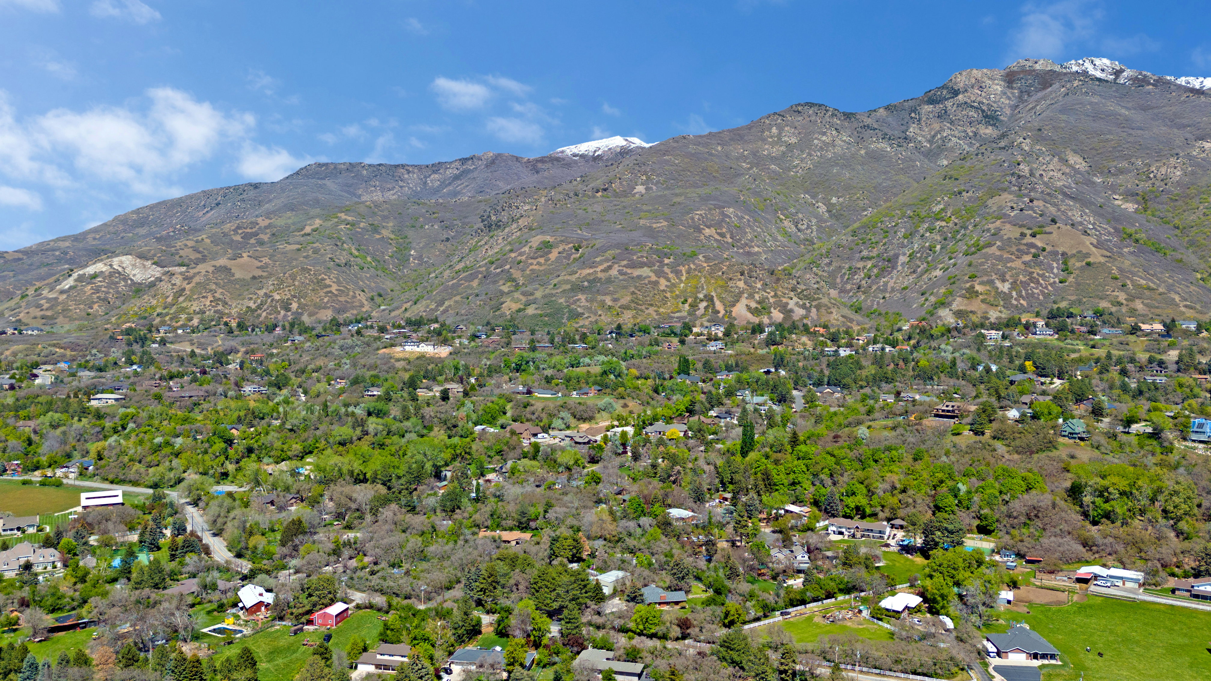 Bird's eye view of a mountainous background