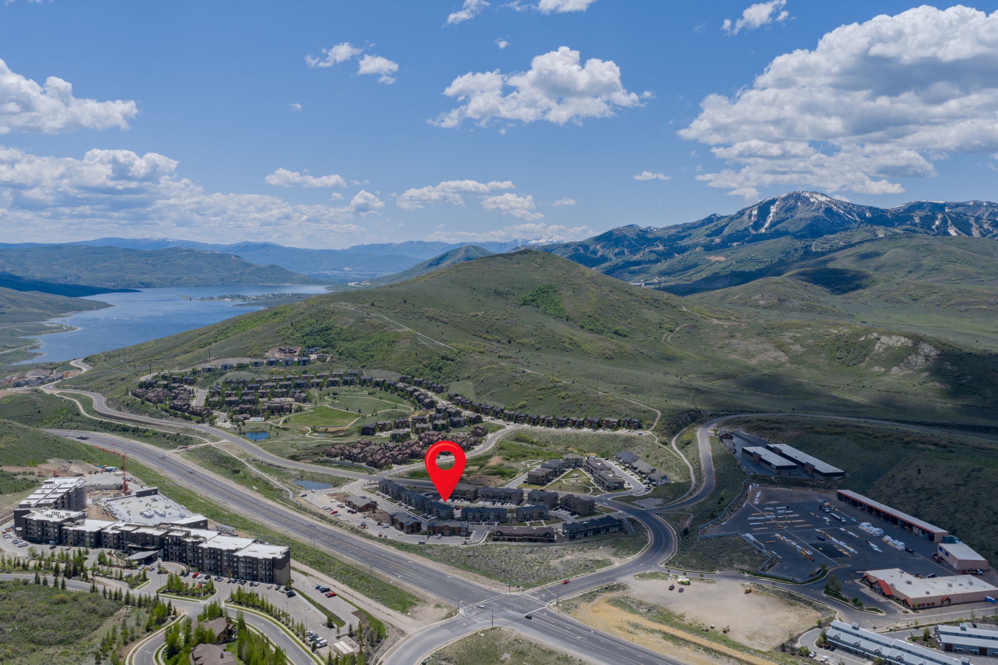 Bird's eye view of a water and mountain view