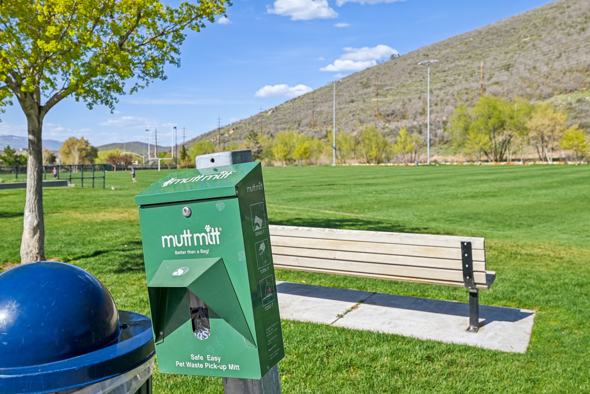 Surrounding community with a mountain view