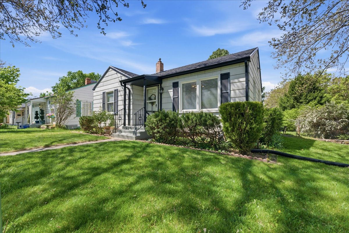 Bungalow with a chimney
