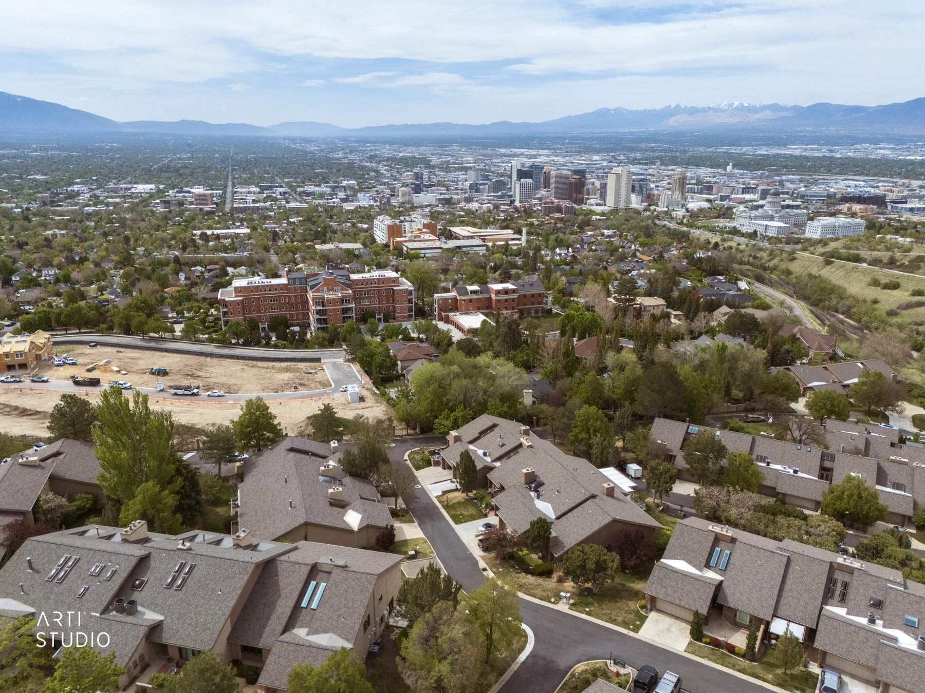 Aerial perspective showcasing city view and location