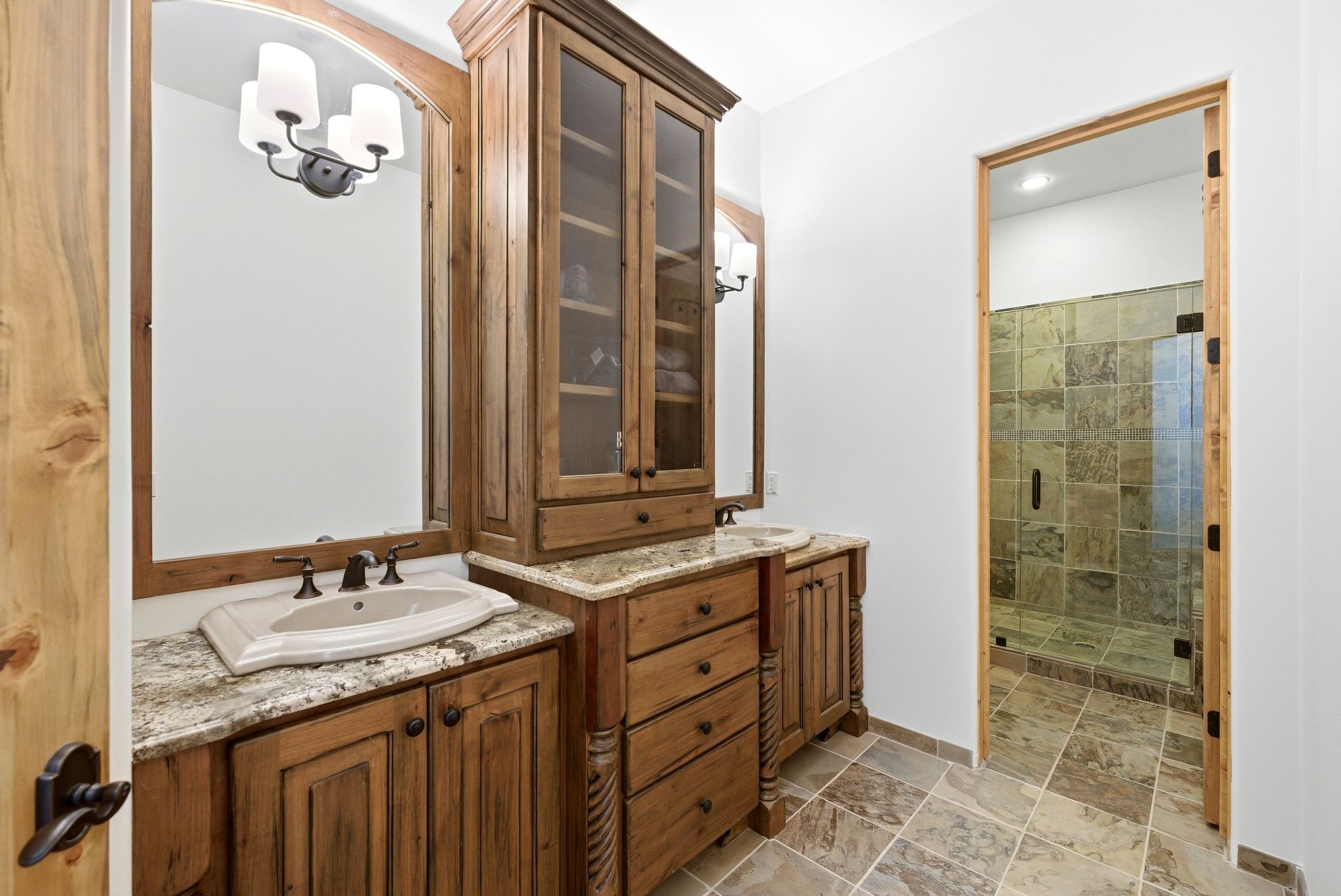 Ensuite Bedroom 2