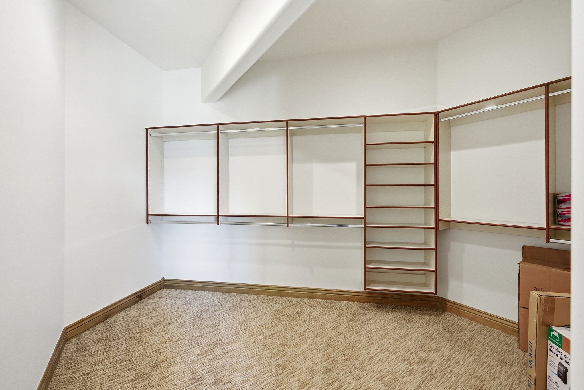 Ensuite Bedroom 2 Walk-in Closet