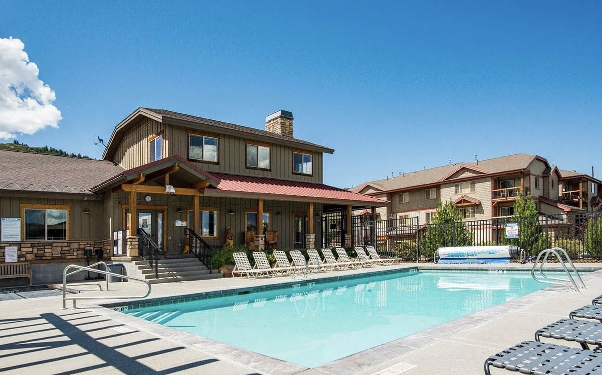 HOA pool