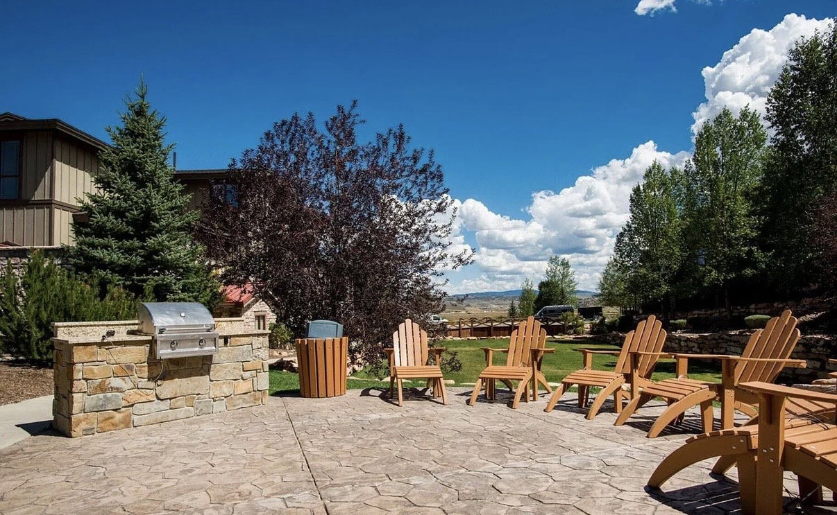 Common area BBQ and seating