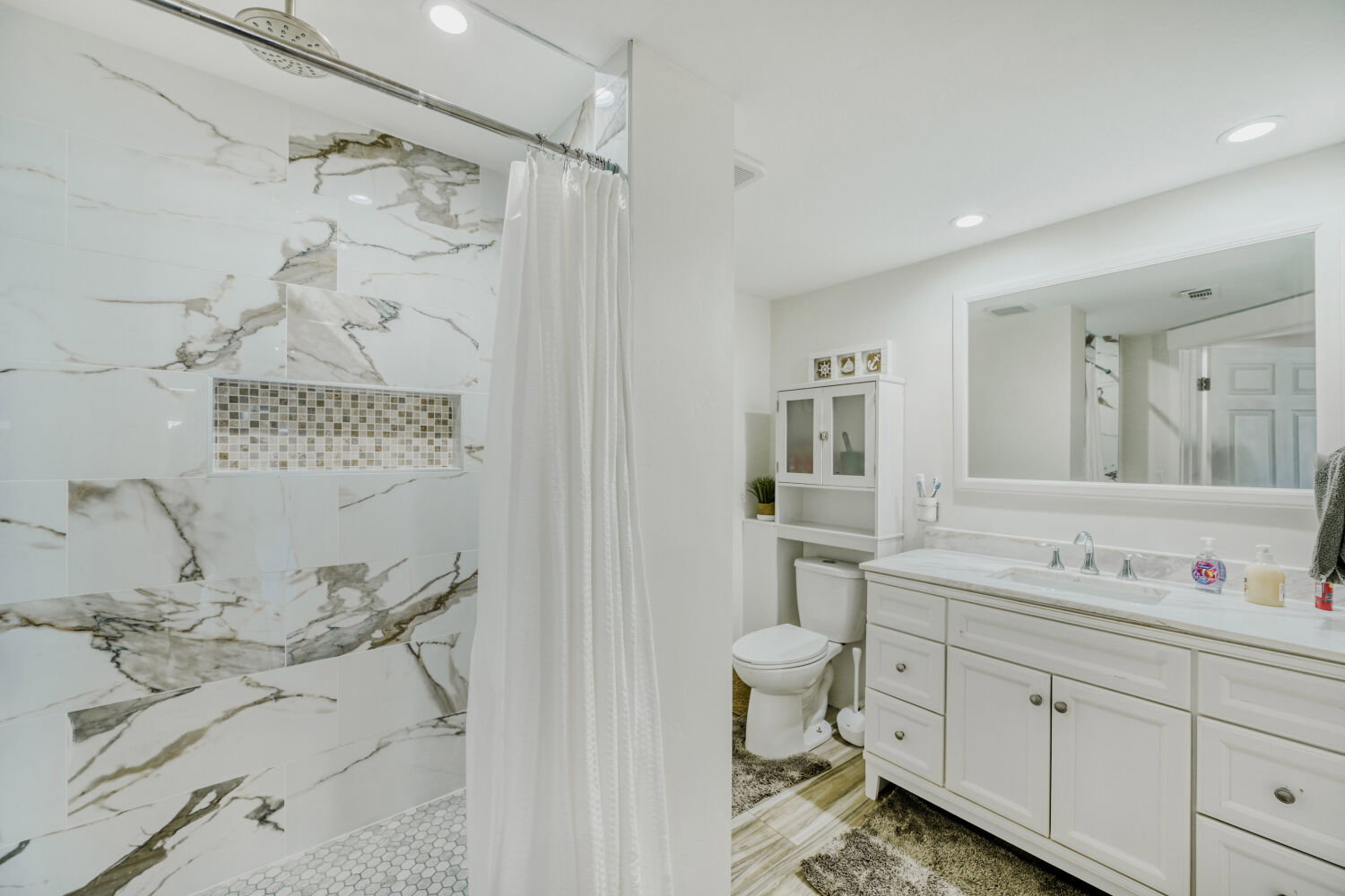 Main level Bathroom