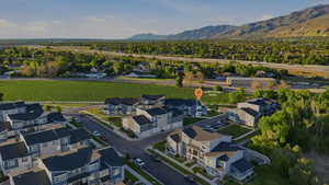 End Unit with views