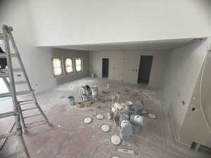 Vaulted ceiling with multiple windows