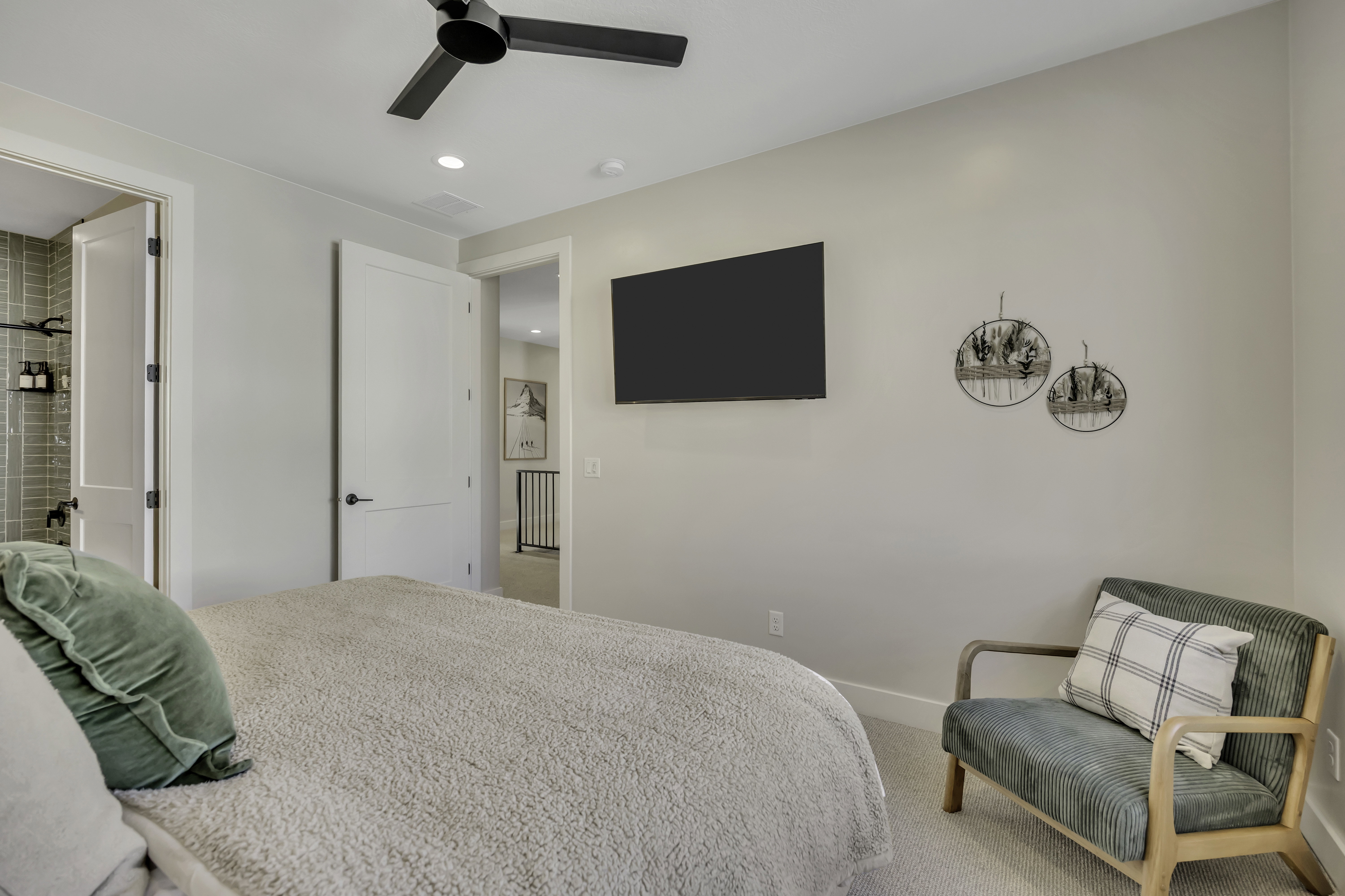 Bedroom with carpet, ensuite bath, a ceiling fan, and recessed lighting
