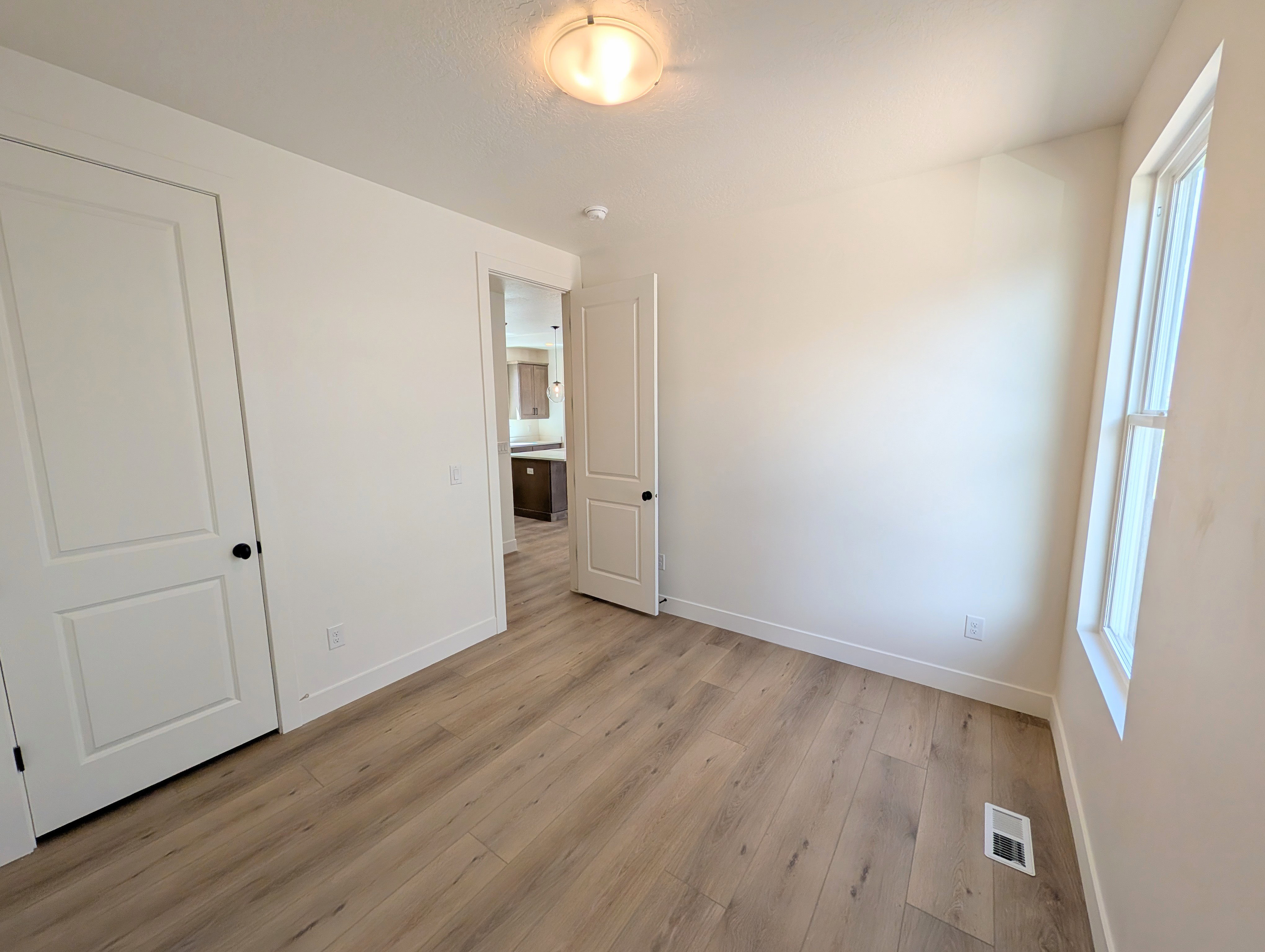 Main level bedroom/Office