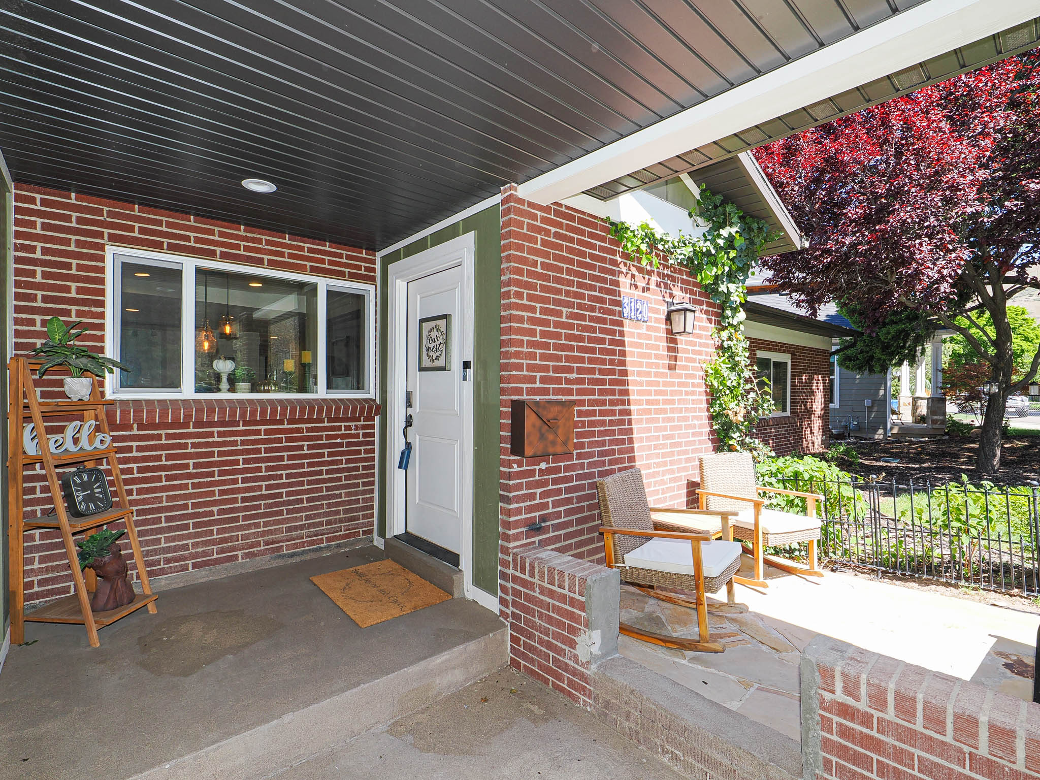 Front porch with front patio.