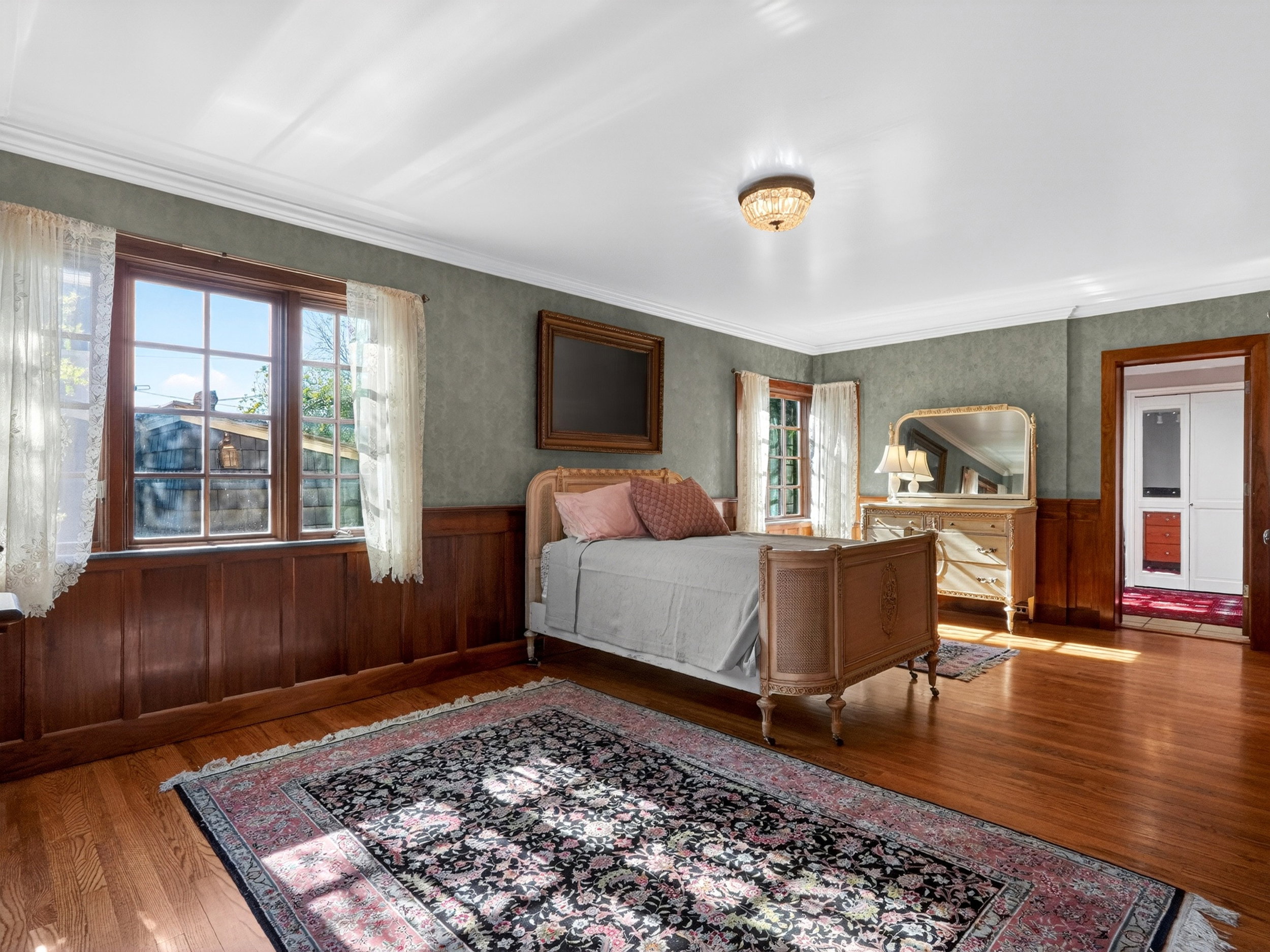Primary/Master Bedroom