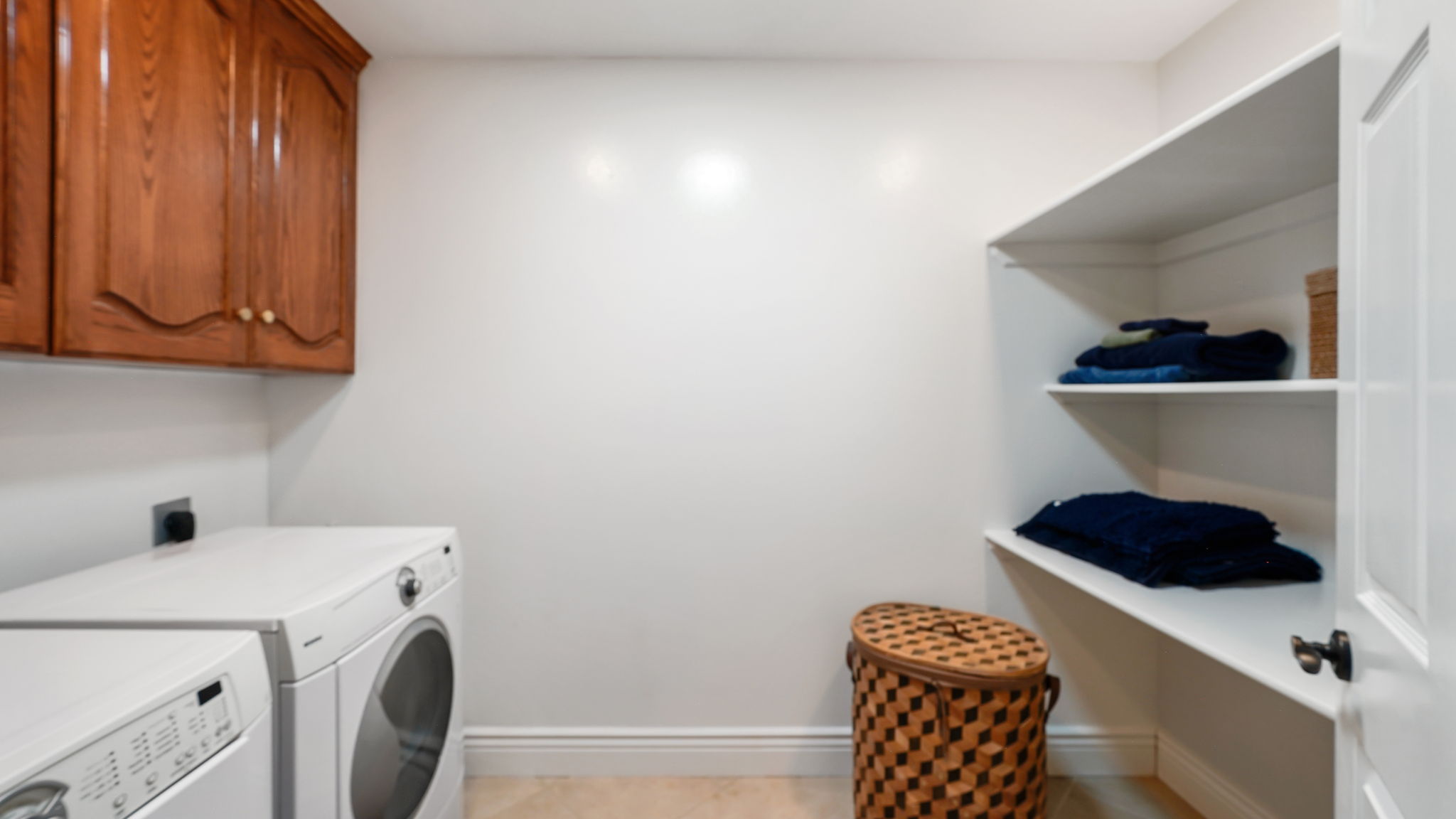 Laundry on mail floor
