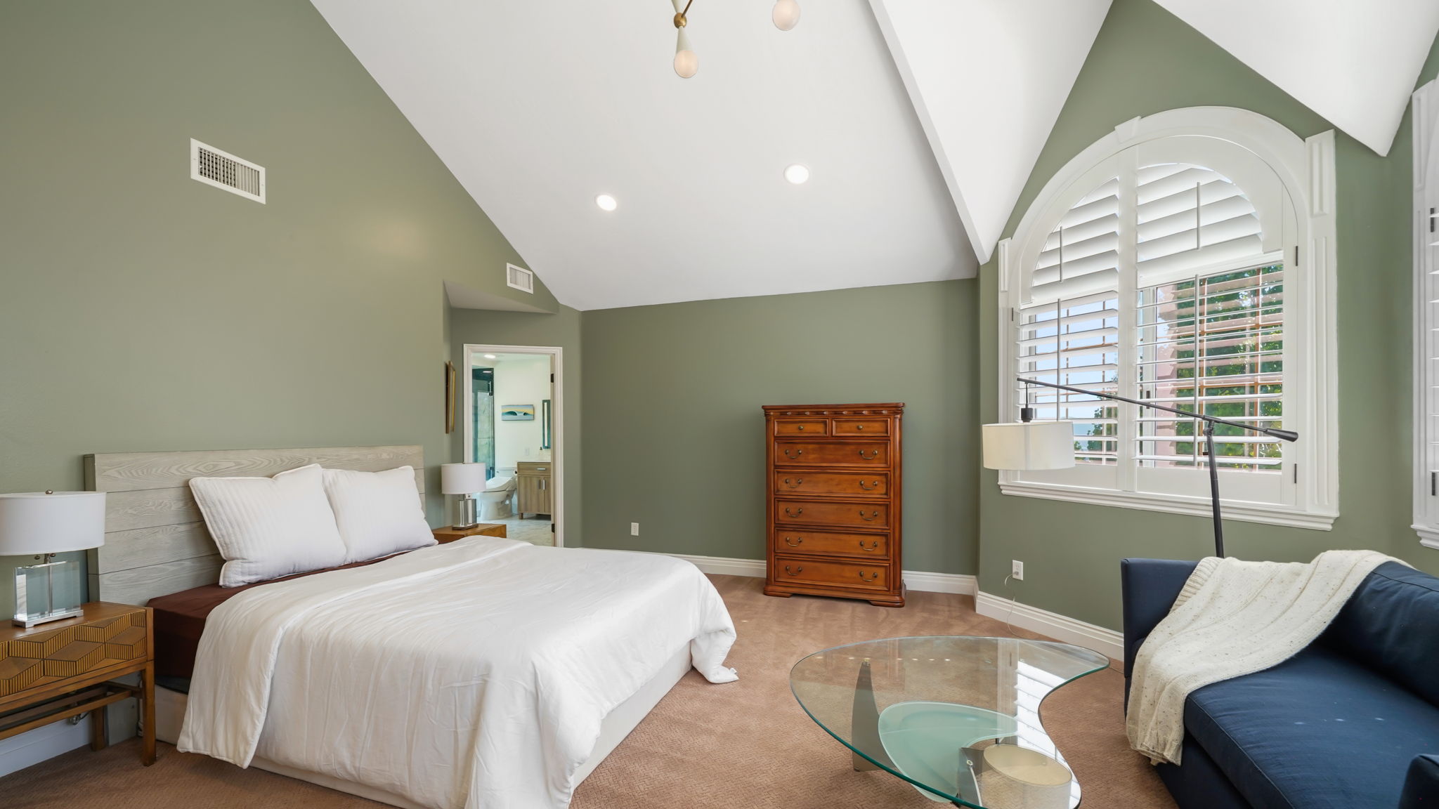 Amazing Primary Suite with tons character and breathtaking valley views!
