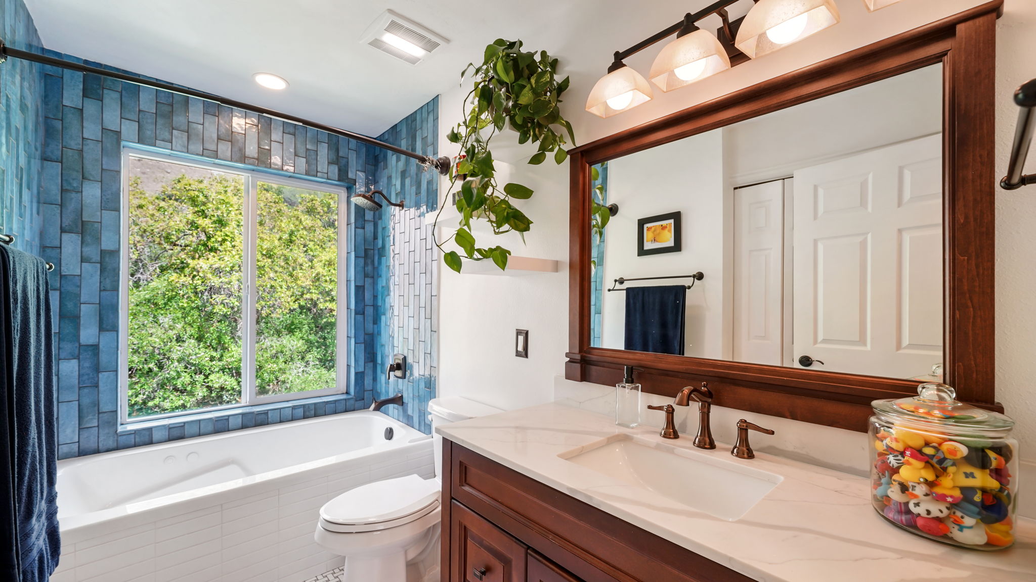2nd floor bathroom with beautiful Spanish Tile