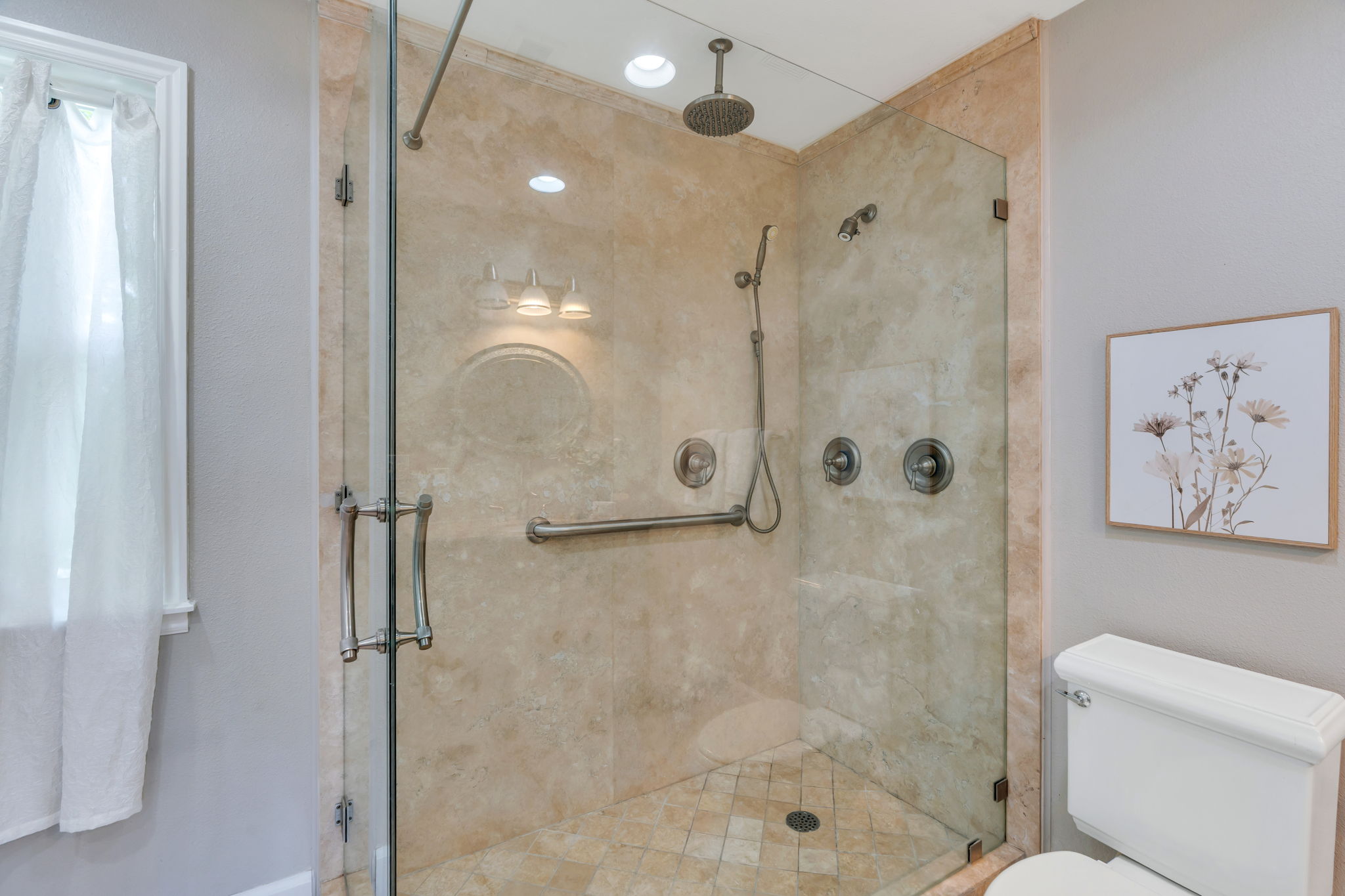 Luxurious shower