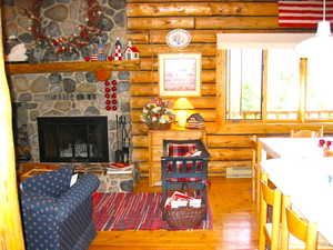 The colorful rugs in the cabin were custom made on pioneer looms with materials and colors chosen for the cabin.