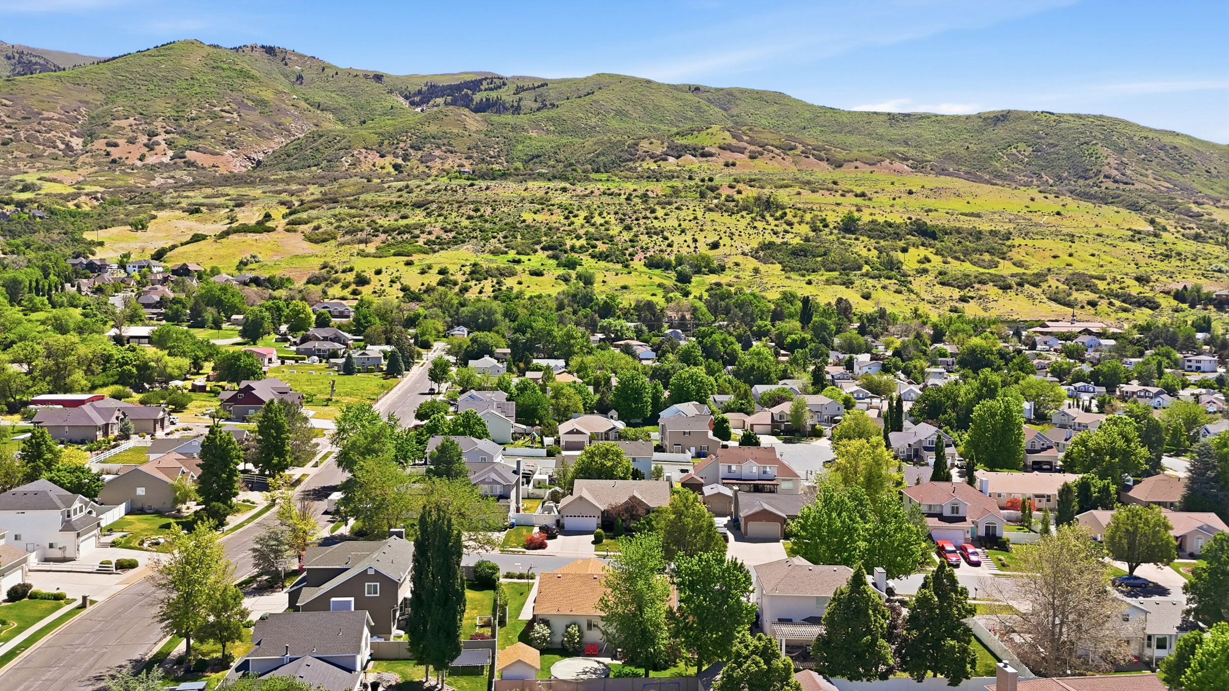 View of proximity to mountains