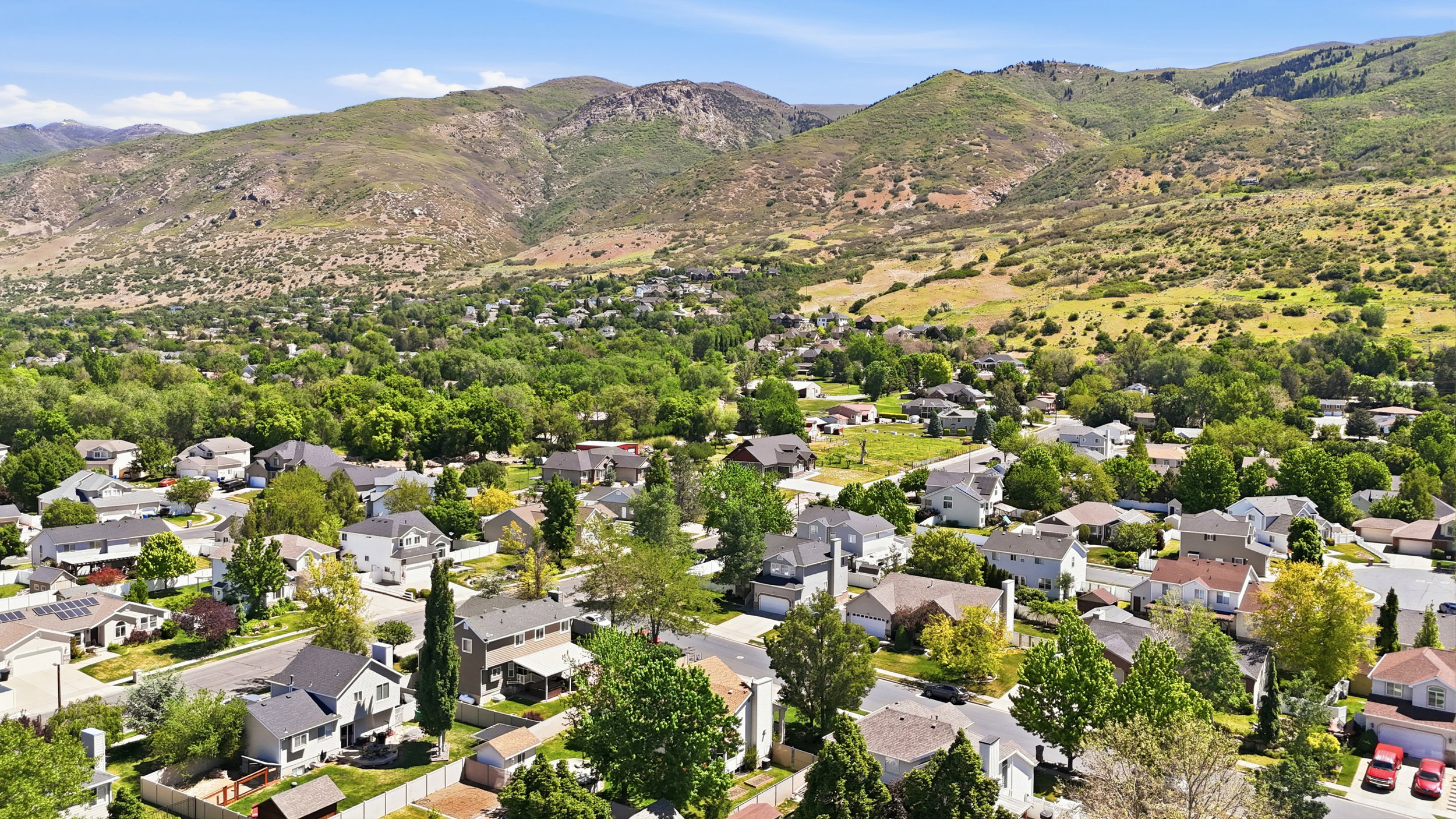 View of proximity to mountains