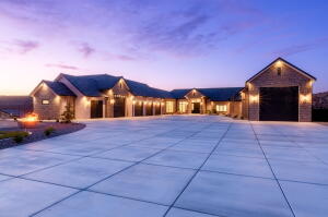 Expansive concrete driveway