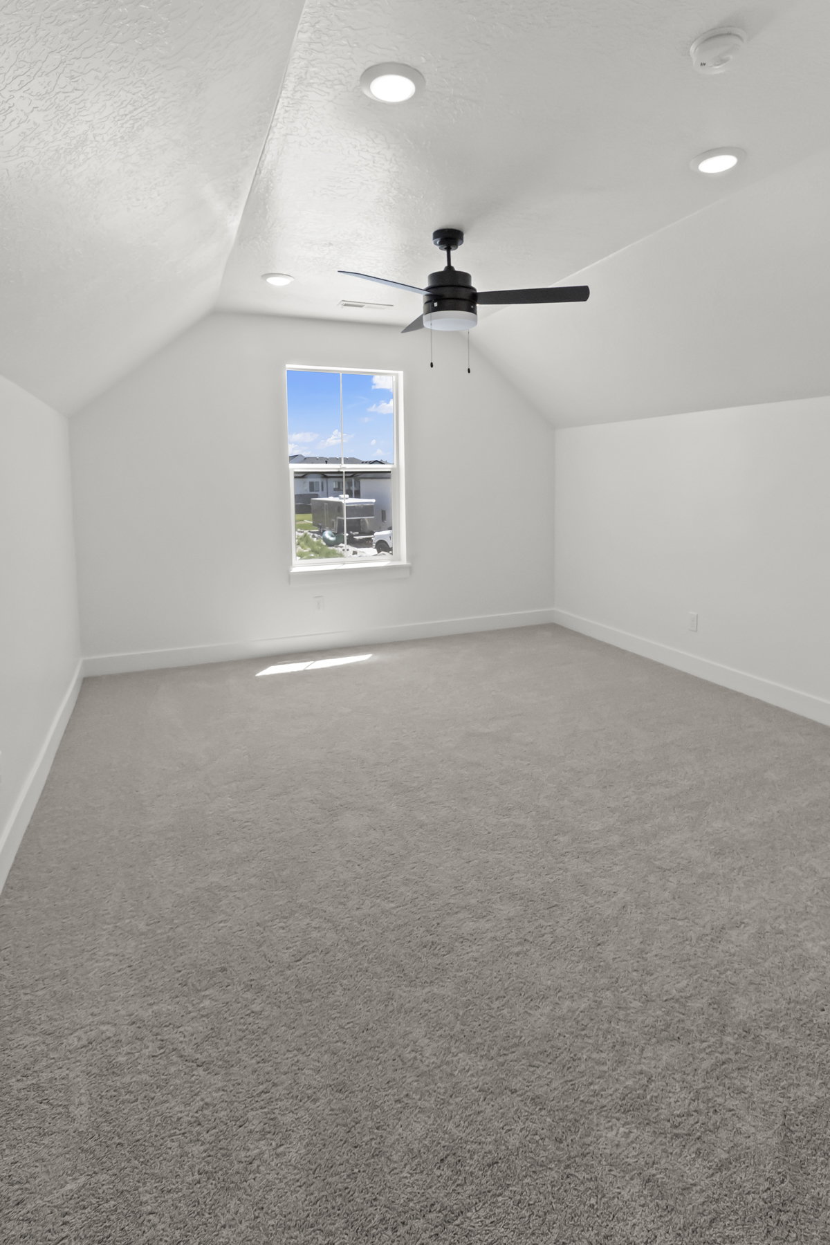 Upstairs Bedroom #2 w/ walk in closet