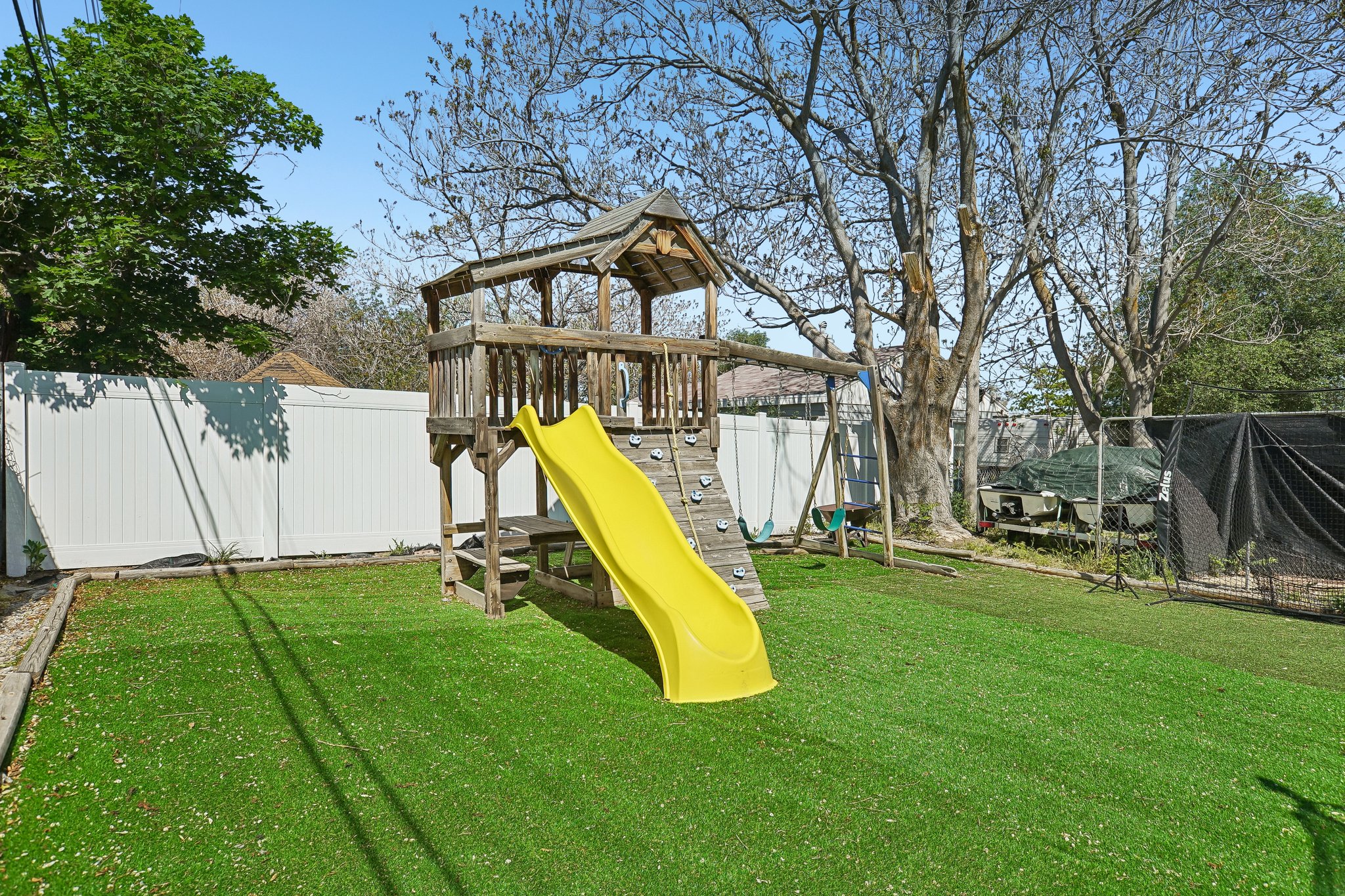 Play Gym Included