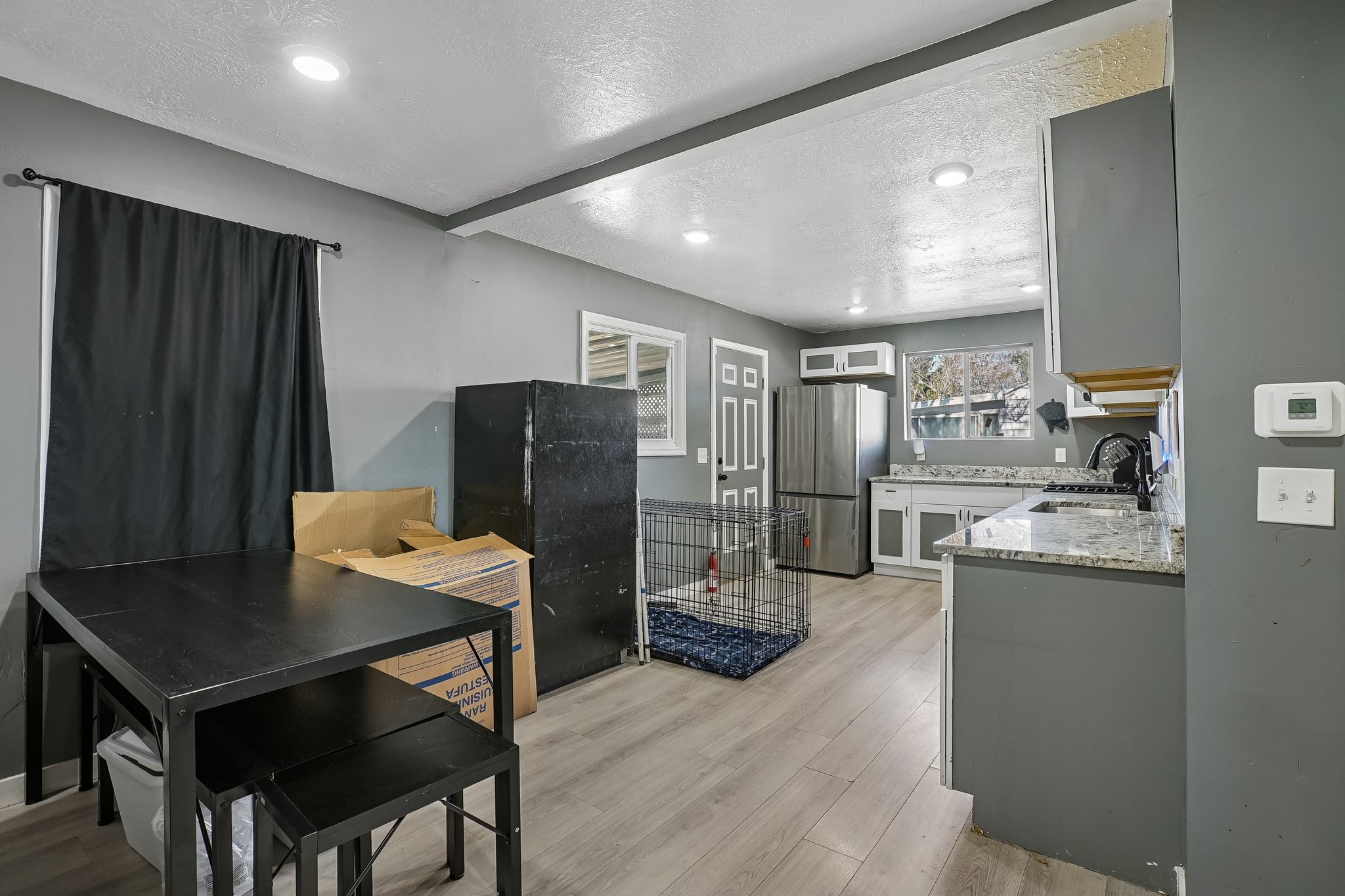 Dining & Kitchen