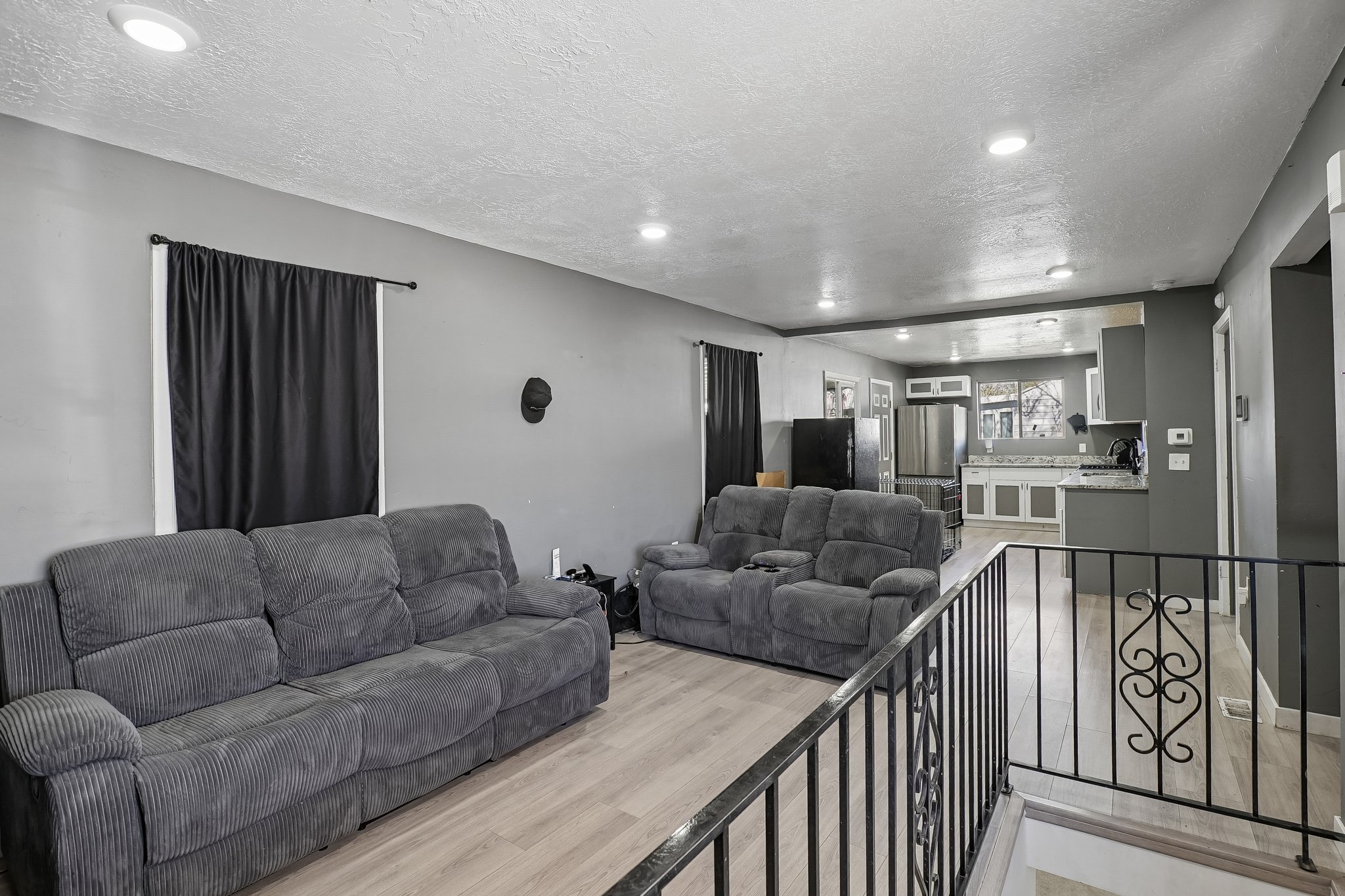 Living Room w/Canned Lighting