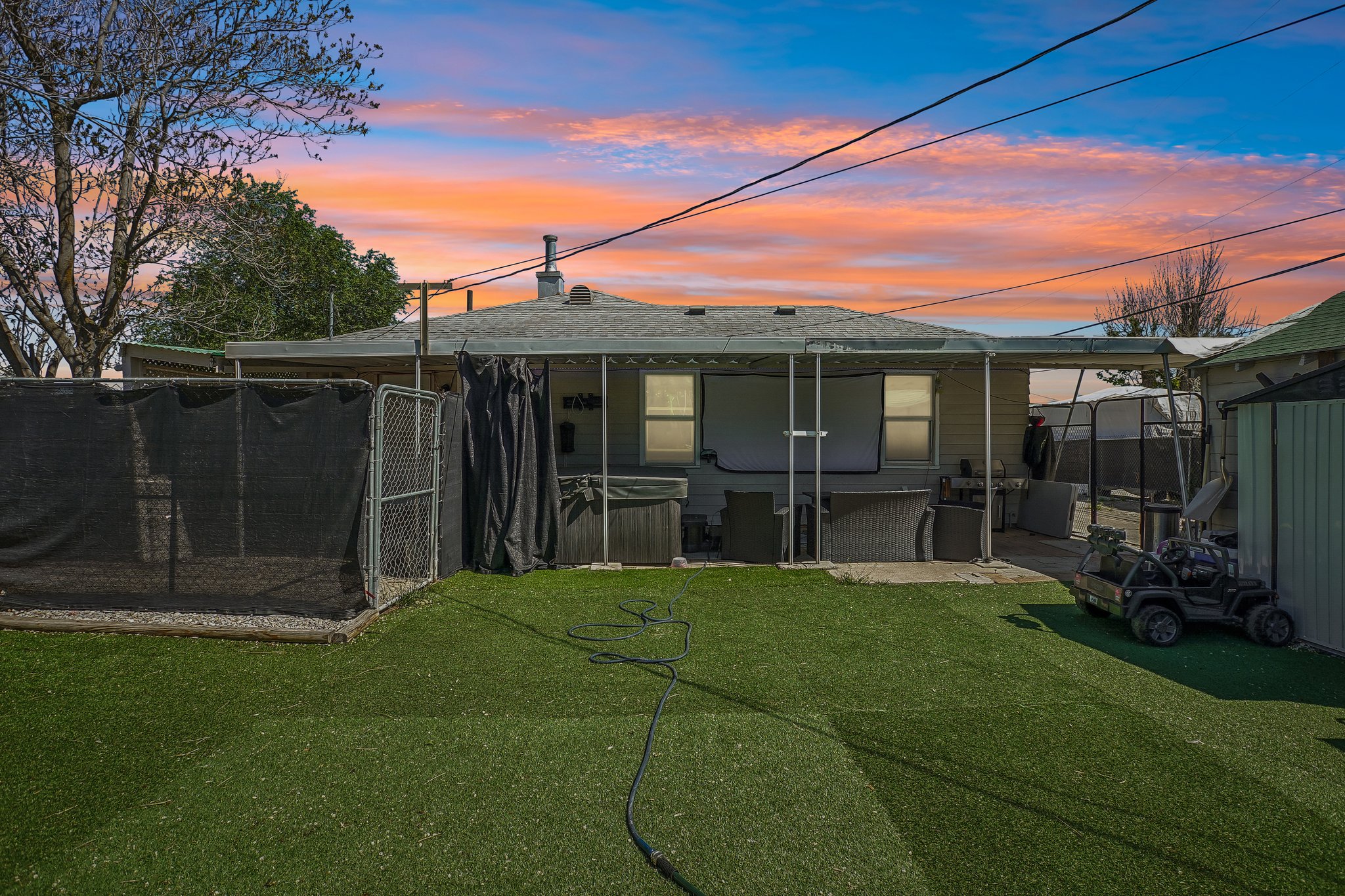 Back of home w/Covered Patio