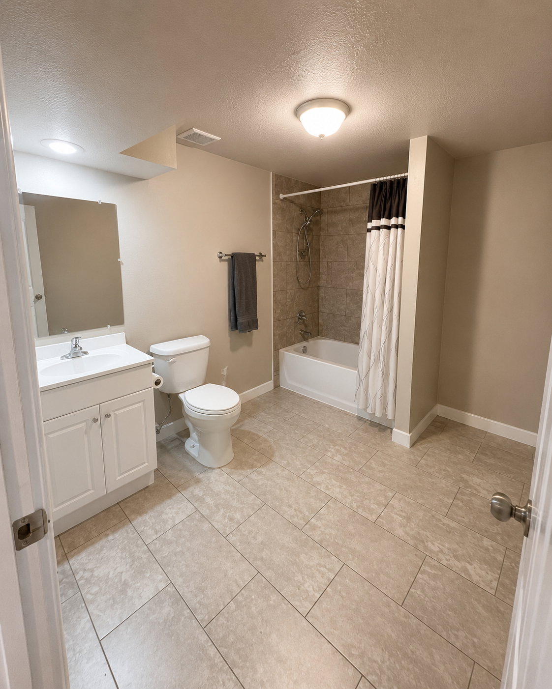 Downstairs Full Bath