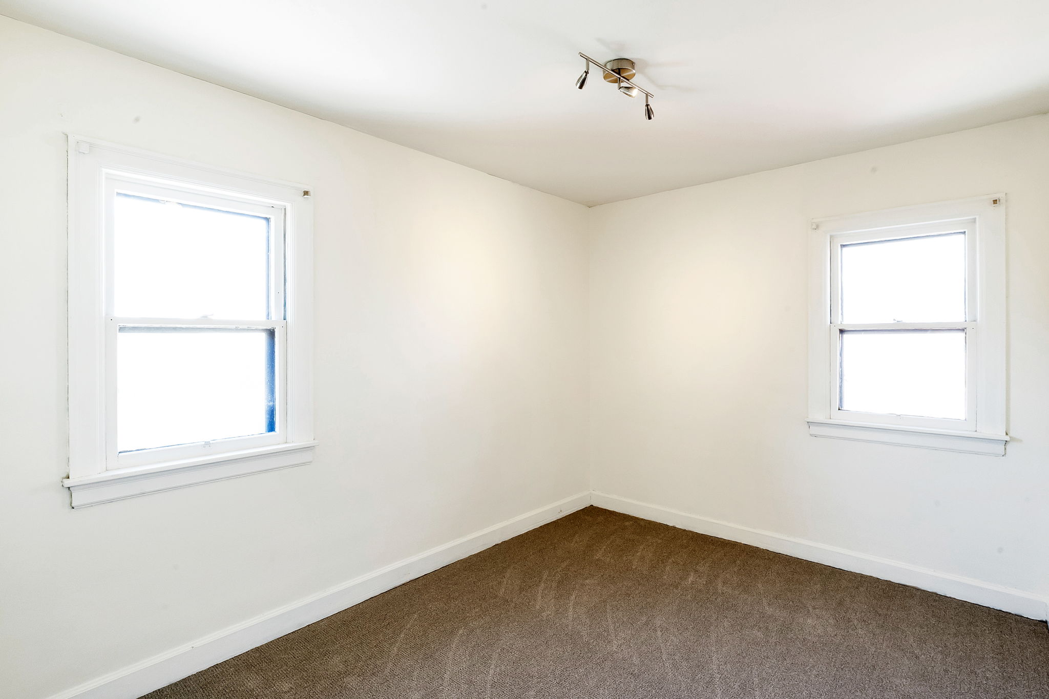 Bedroom 2/Office