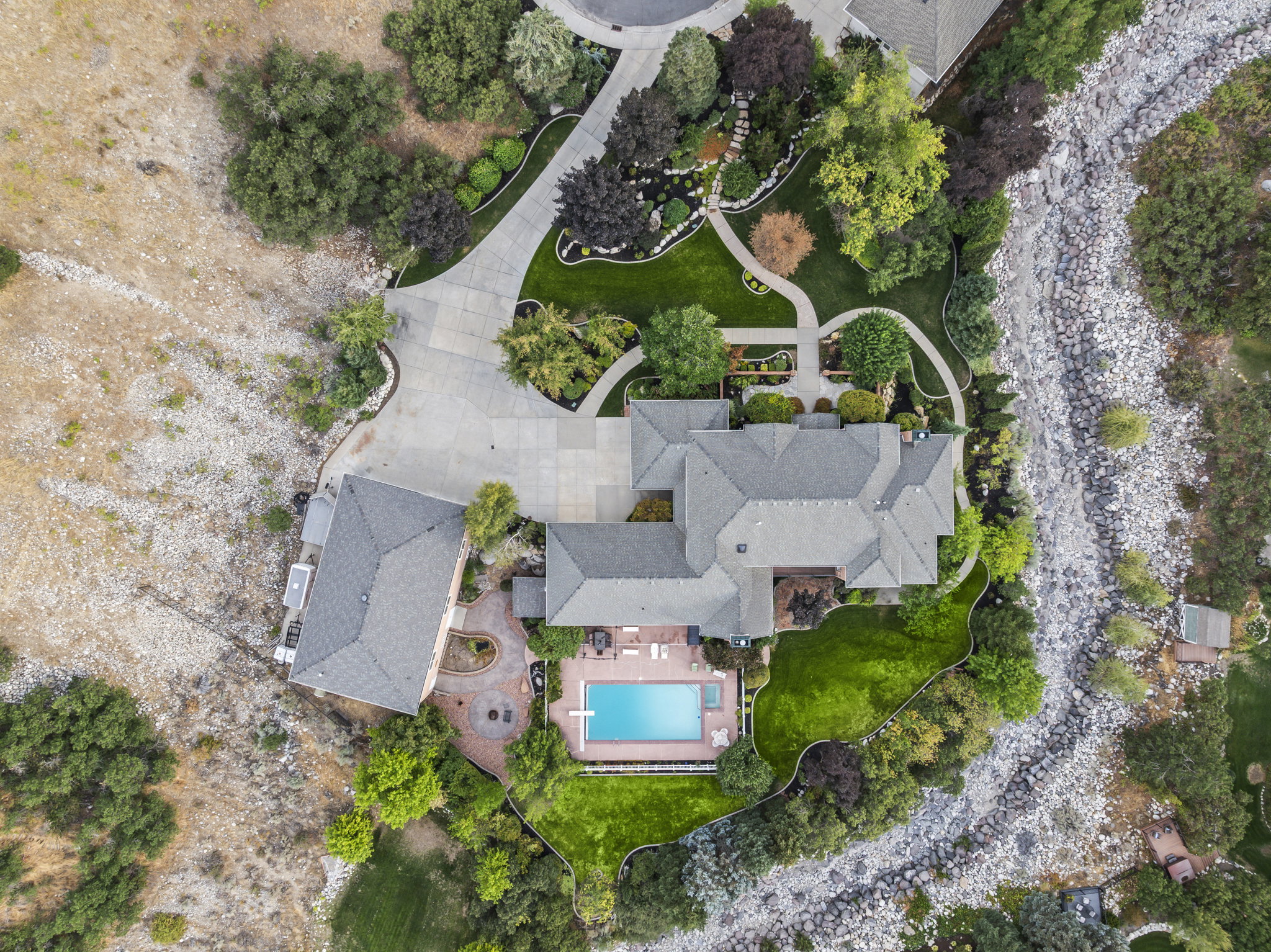 Bird's eye view of a pool area